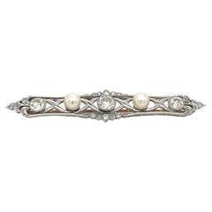 Exceptional Art Deco Platinum and Diamond Brooch, Circa 1930s