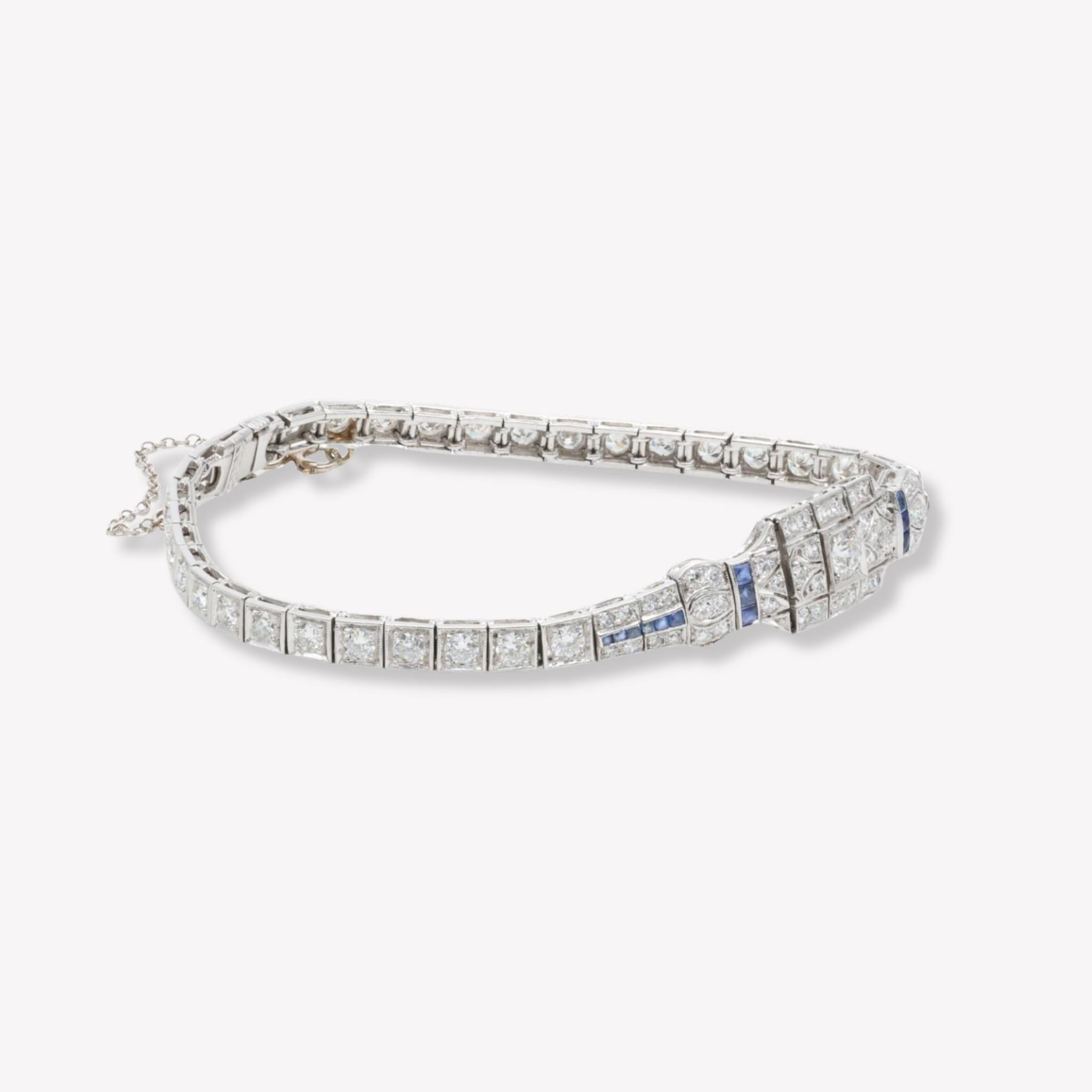 Exceptional Art Deco Platinum, Diamond and Sapphire Bracelet In Good Condition For Sale In Tampa, FL
