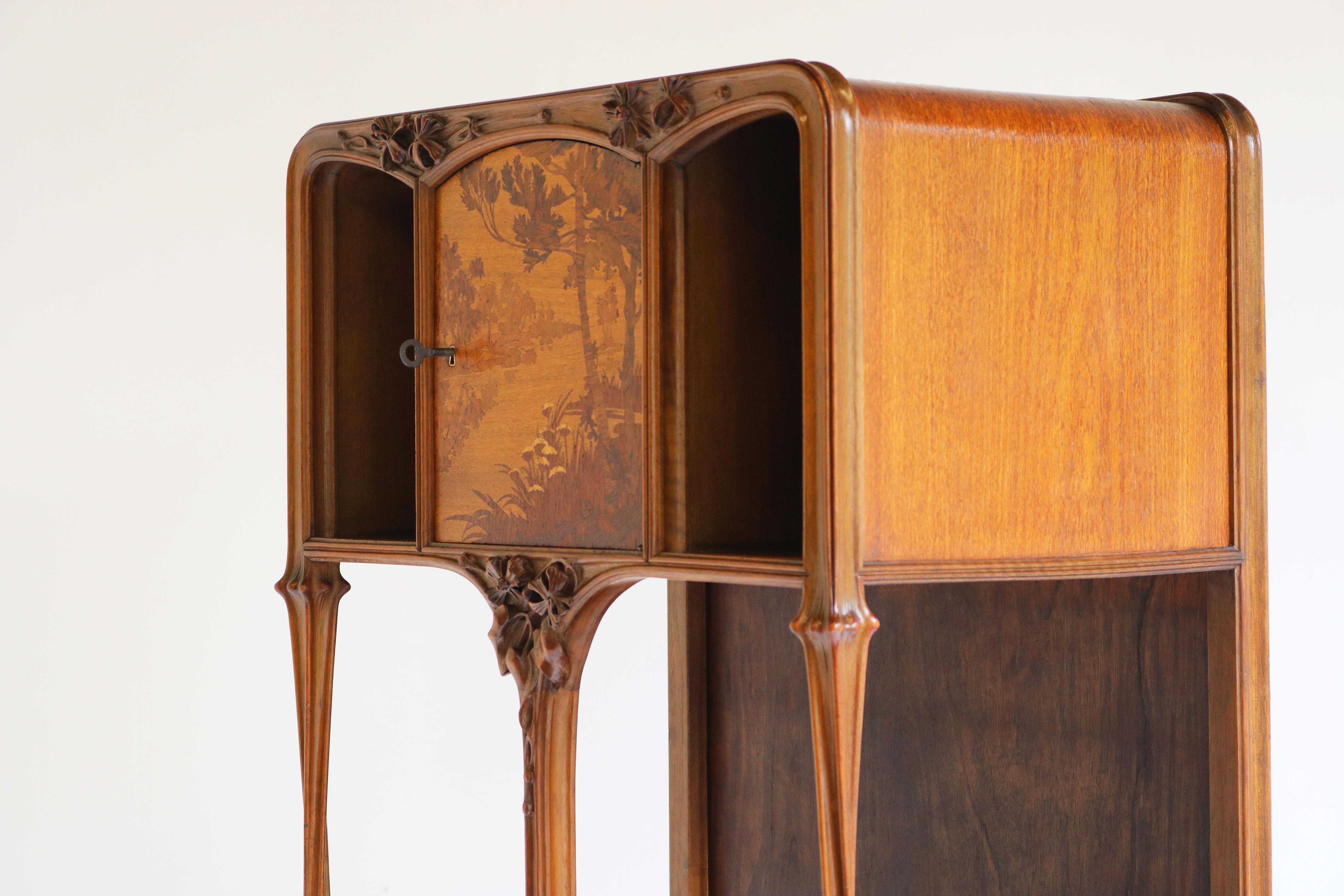Art nouveau Exceptionnel meuble de rangement Art Nouveau de Louis Majorelle 1900 antique français Nancy  en vente