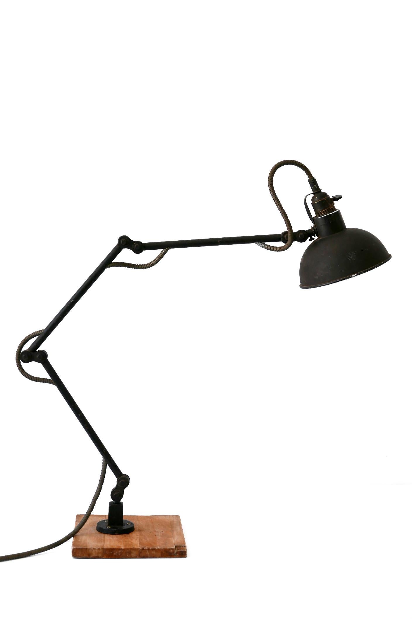 Exceptional Articulated Bauhaus Workshop Wall Lamp or Task Light 1920s Germany For Sale 5
