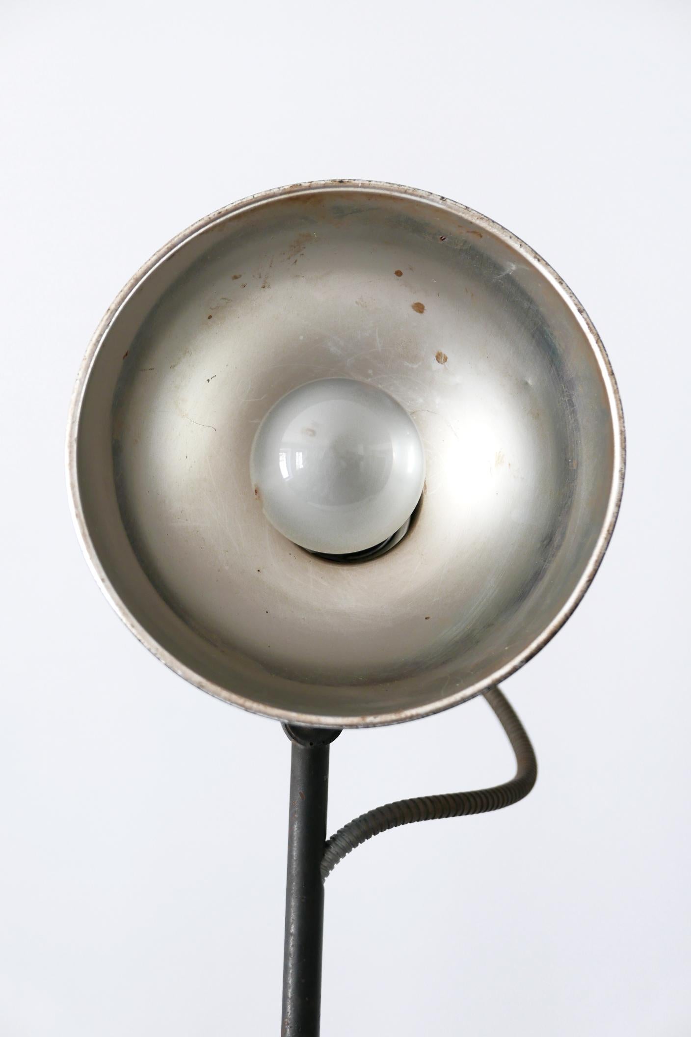 Exceptional Articulated Bauhaus Workshop Wall Lamp or Task Light 1920s Germany For Sale 9
