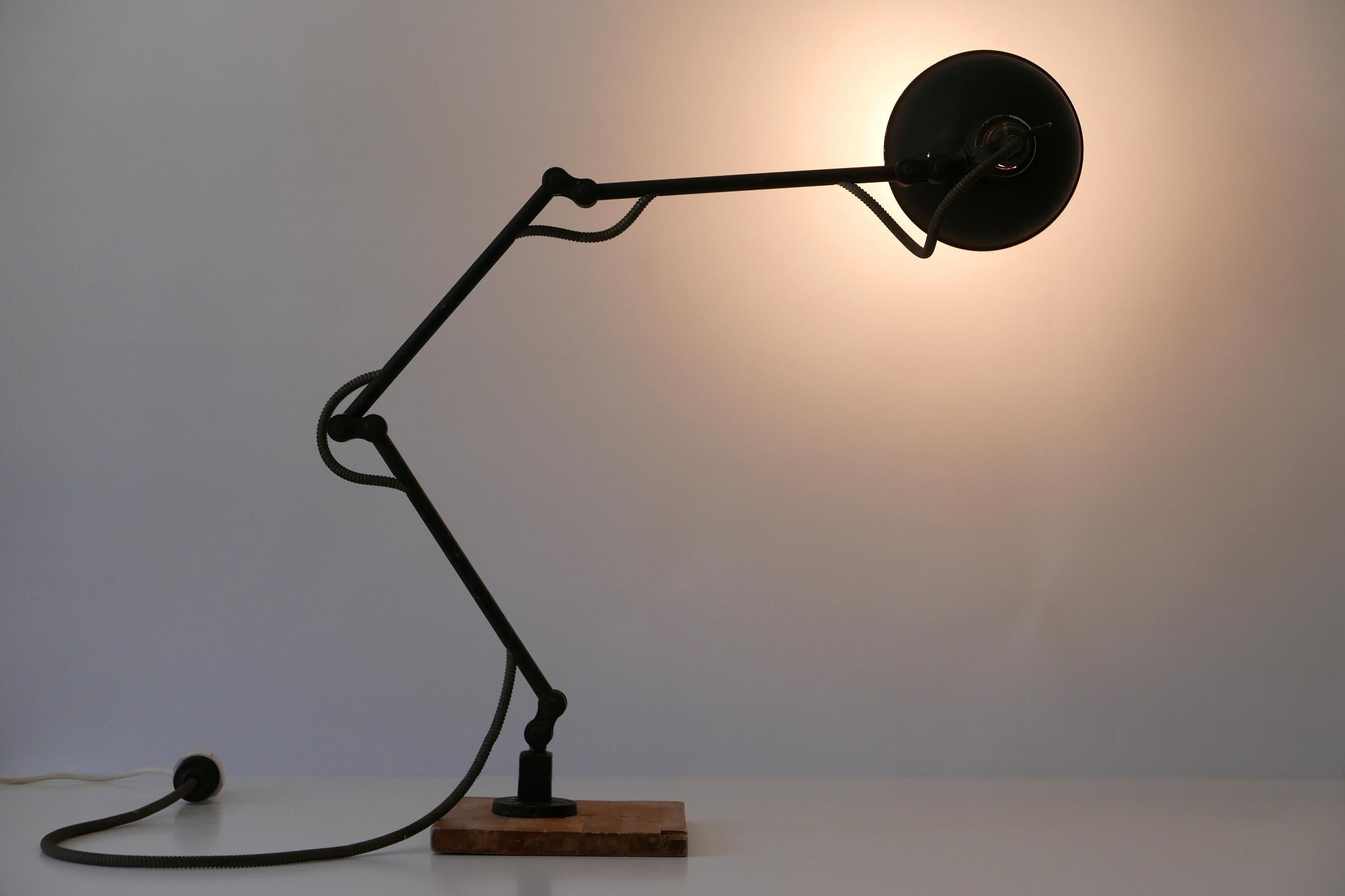 Exceptional Articulated Bauhaus Workshop Wall Lamp or Task Light 1920s Germany In Good Condition For Sale In Munich, DE
