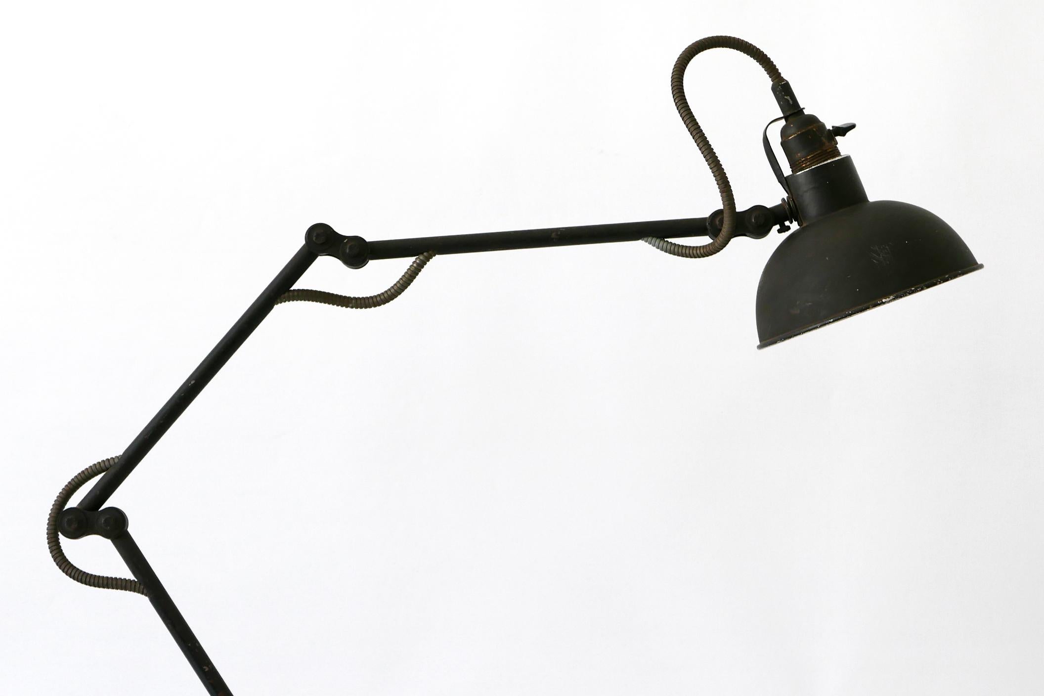 Exceptional Articulated Bauhaus Workshop Wall Lamp or Task Light 1920s Germany For Sale 1