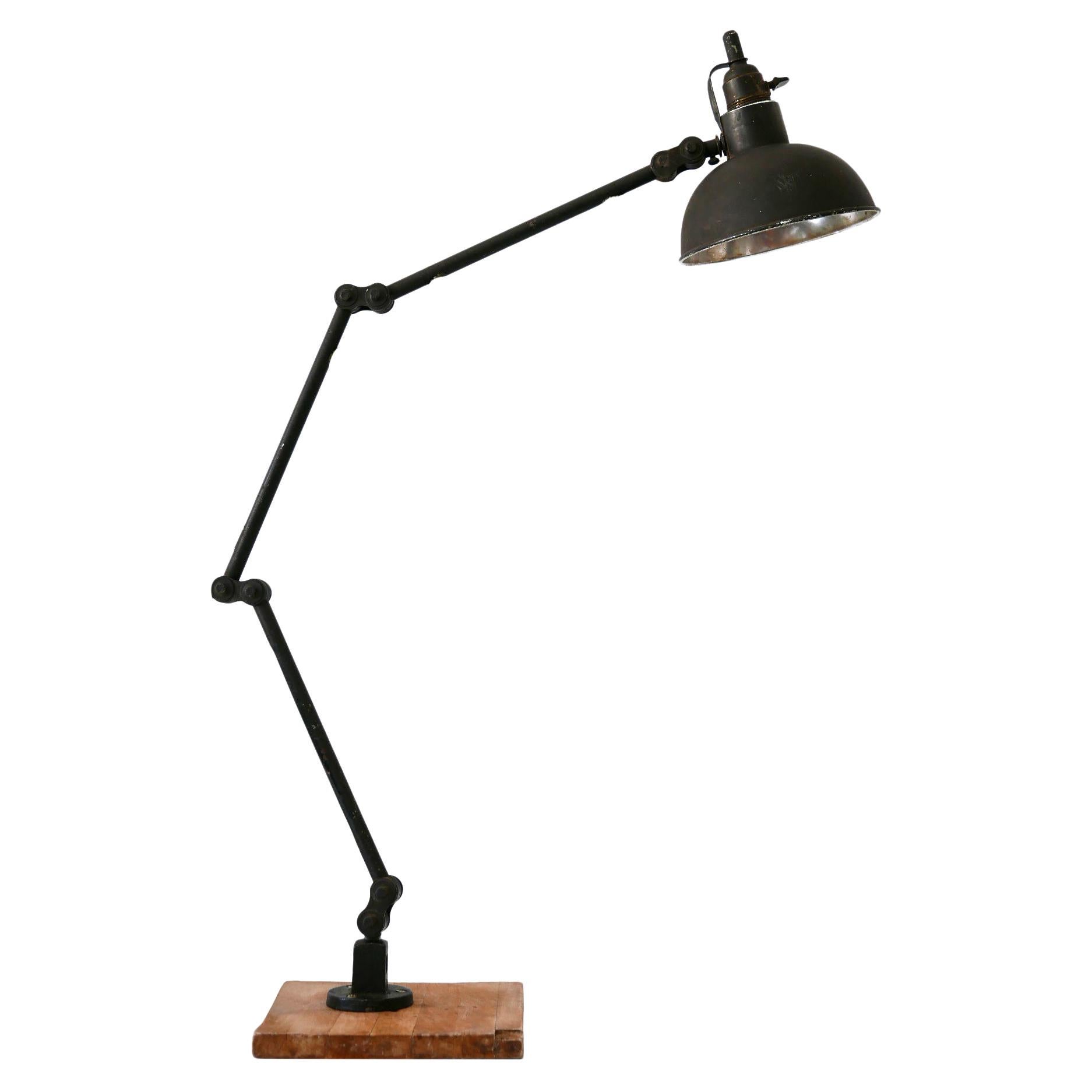 Eccezionale lampada da parete o da tavolo articolata da laboratorio Bauhaus anni '20 Germania