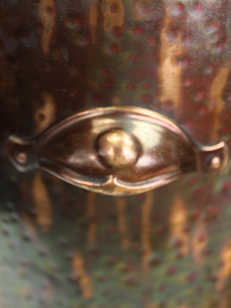 Exceptional Arts & Crafts Movement Hammered Copper Coal Bucket (Scuttle) with Li For Sale 8