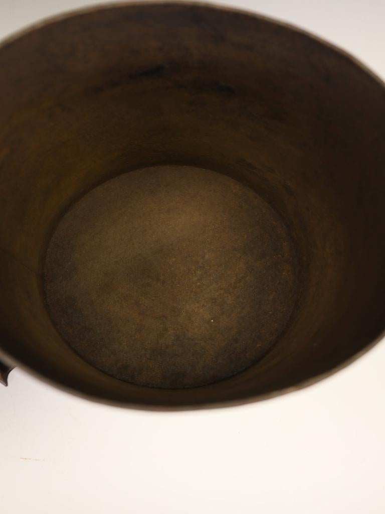 Exceptional Arts & Crafts Movement Hammered Copper Coal Bucket (Scuttle) with Li For Sale 2