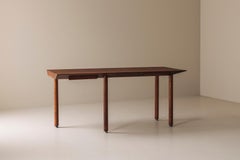 Außergewöhnlicher asymmetrischer Schreibtisch aus Eiche, Frankreich 1960er Jahre