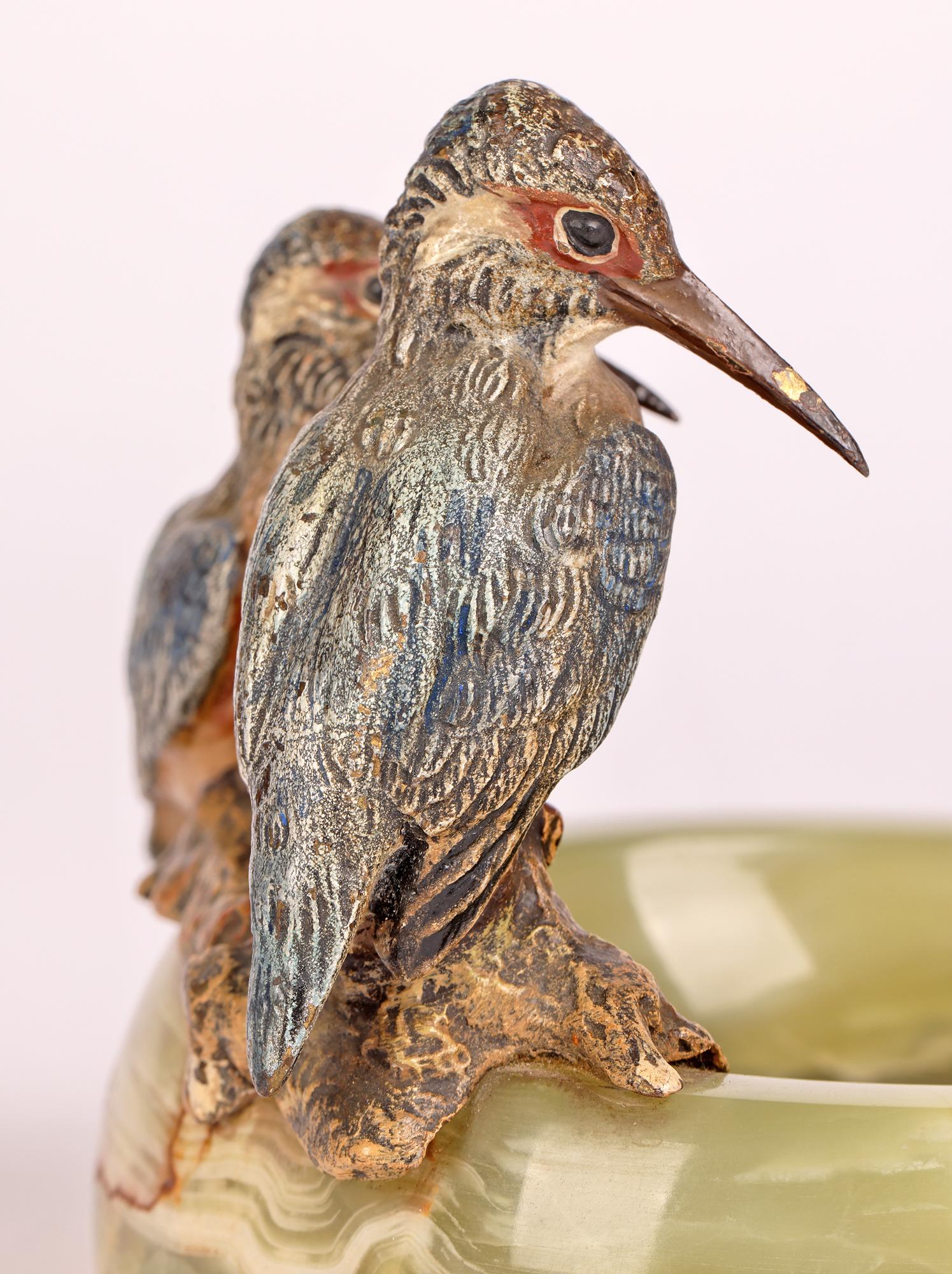 Exceptional Austrian Bergmann Cold Painted Kingfishers Mounted Ashtray In Good Condition In Bishop's Stortford, Hertfordshire