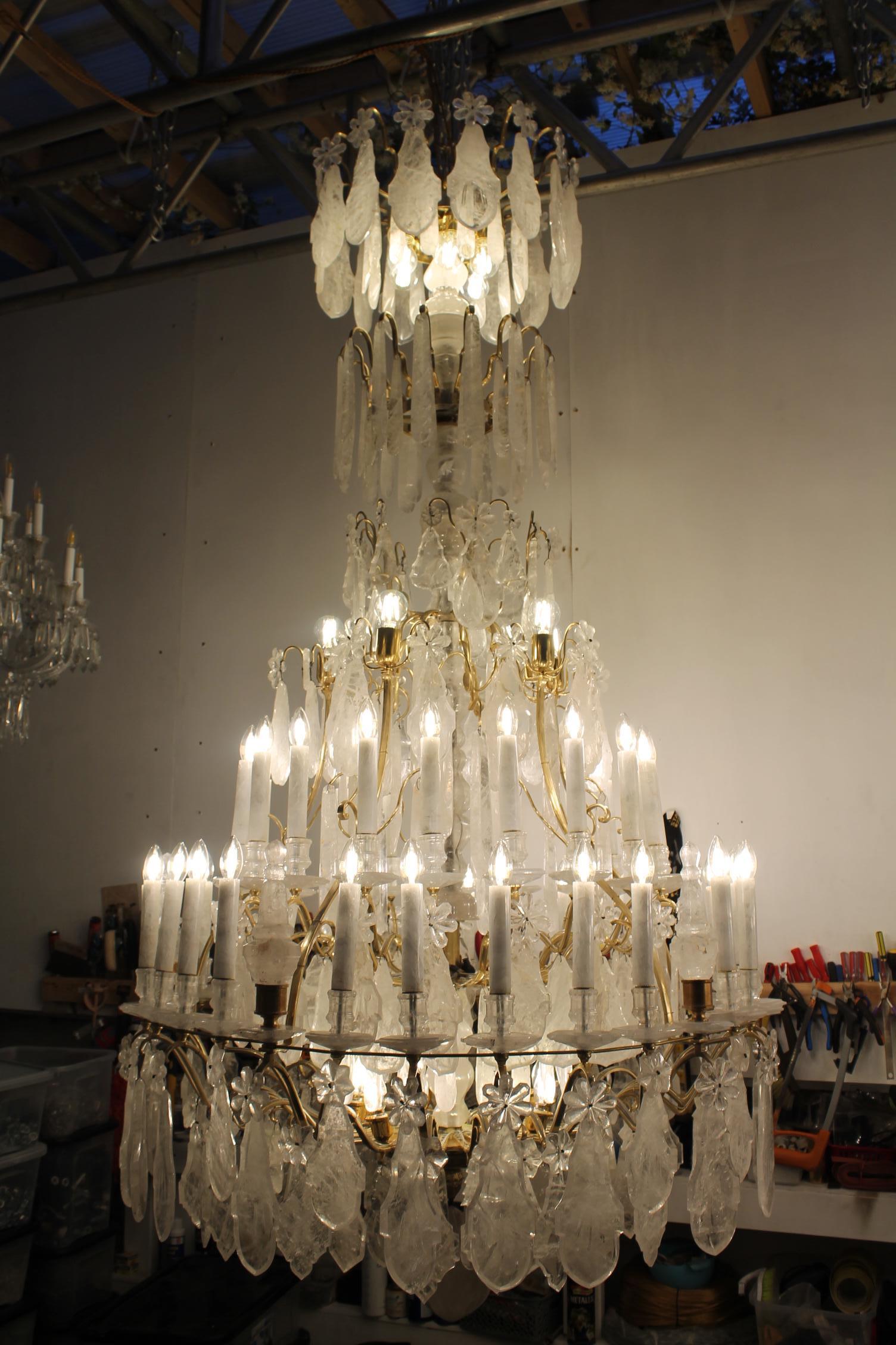 Exceptional Baccarat pair of rock crystal chandeliers  classic  H230Cm  W120cm For Sale 4