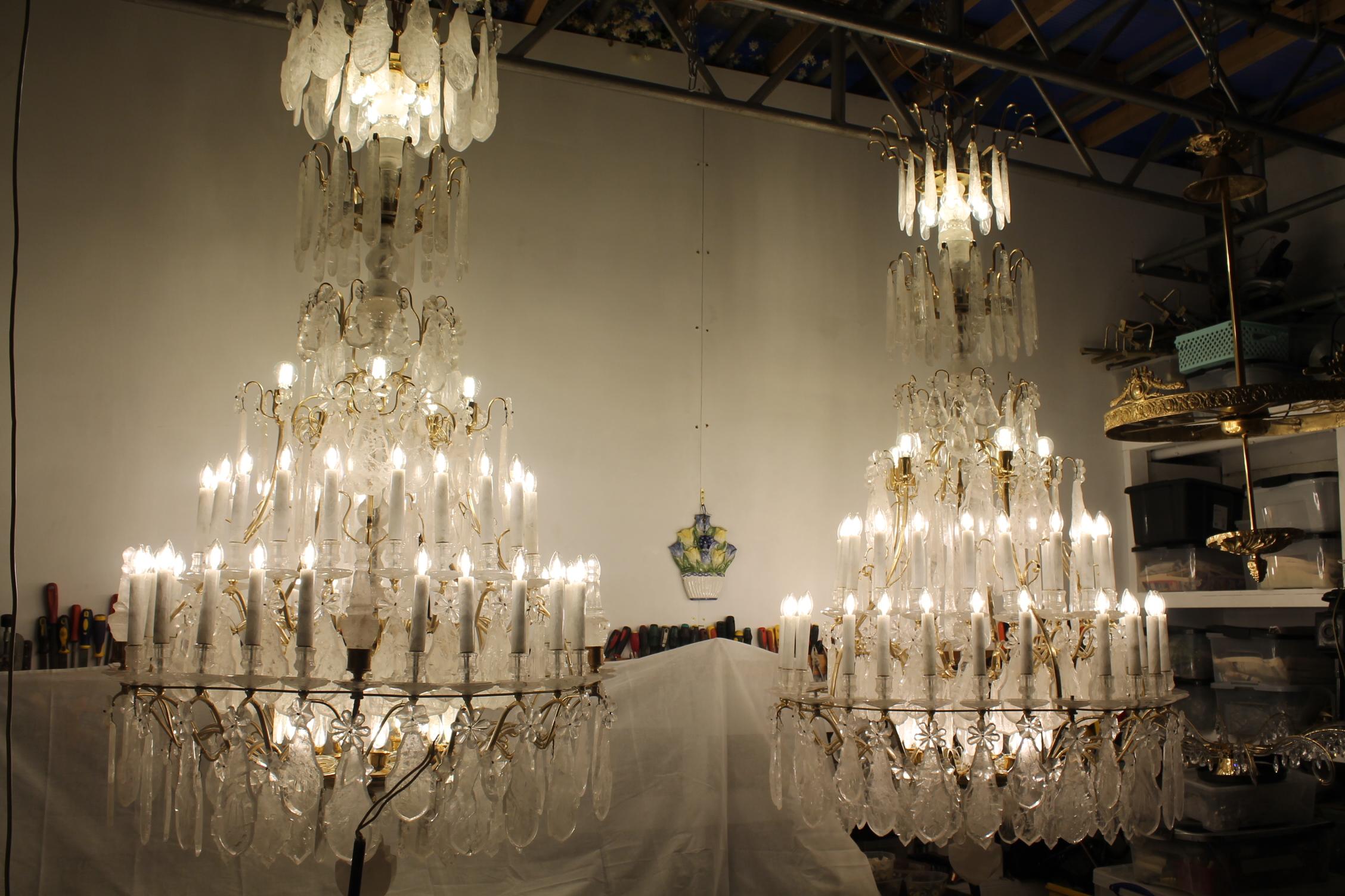 Exceptional Baccarat pair of rock crystal chandeliers  classic  H230Cm  W120cm For Sale 5