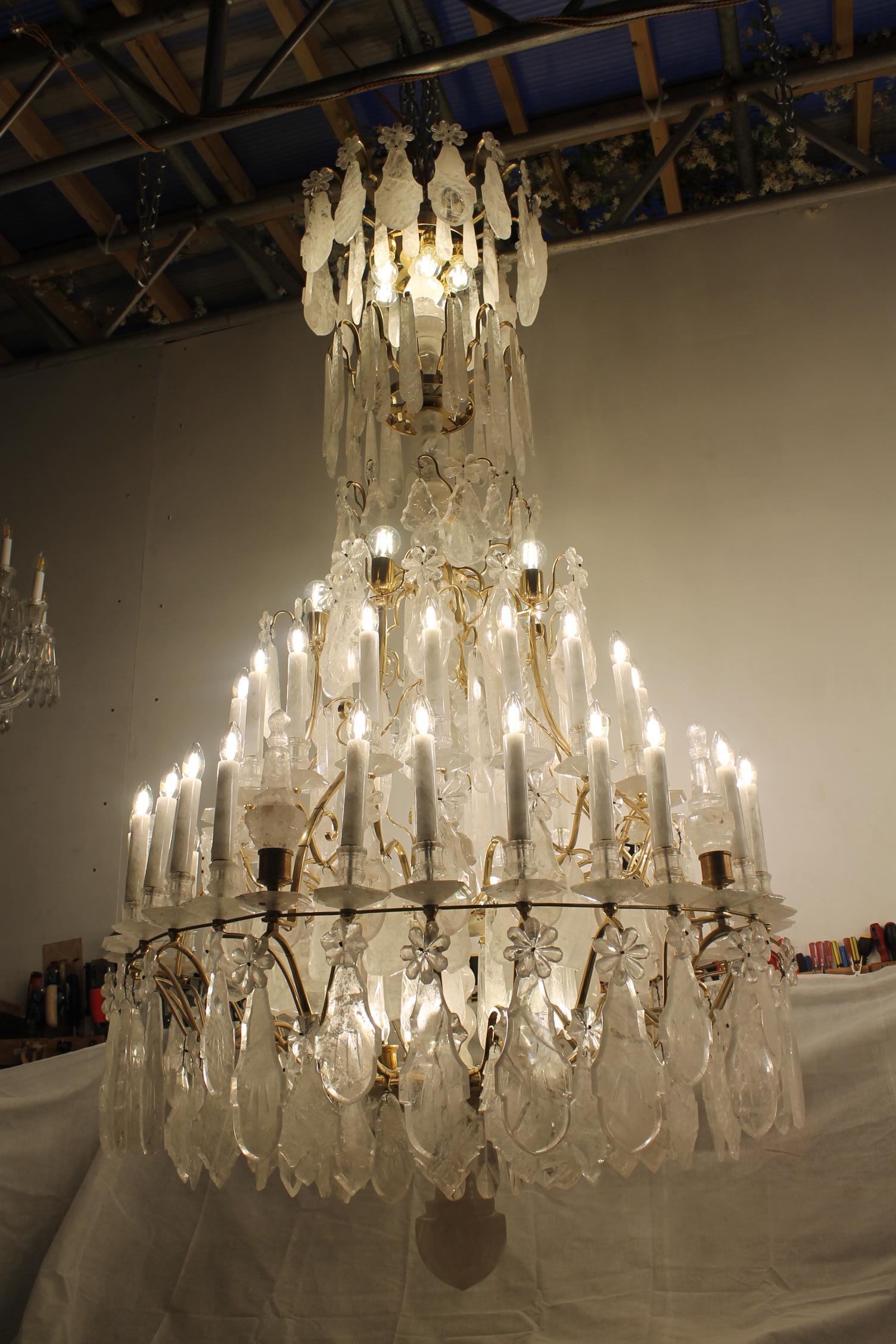 Exceptional Baccarat pair of rock crystal chandeliers  classic  H230Cm  W120cm For Sale 1