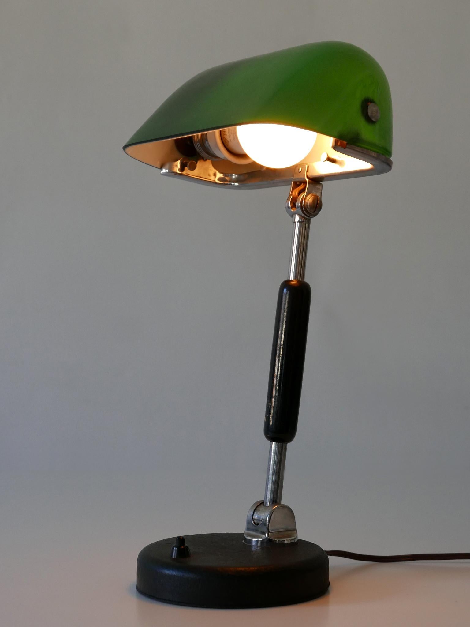 Exceptional Bauhaus Bankers Table Lamp with Original Green Glass, 1930s, Germany 3