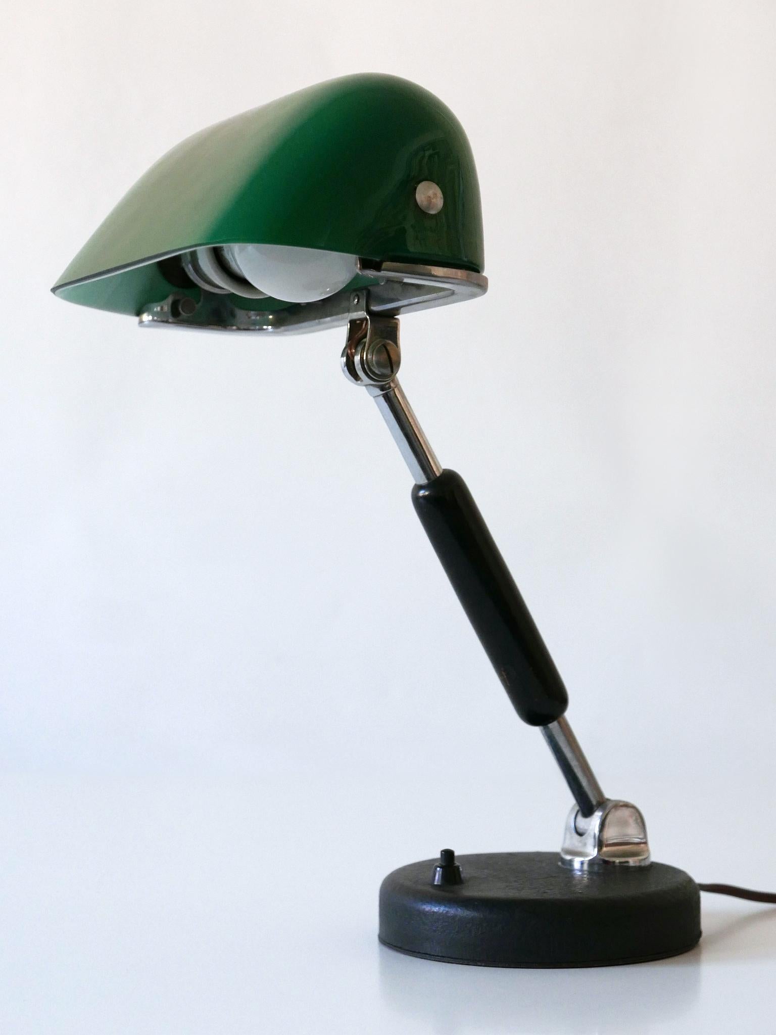 Exceptional Bauhaus Bankers Table Lamp with Original Green Glass, 1930s, Germany 4
