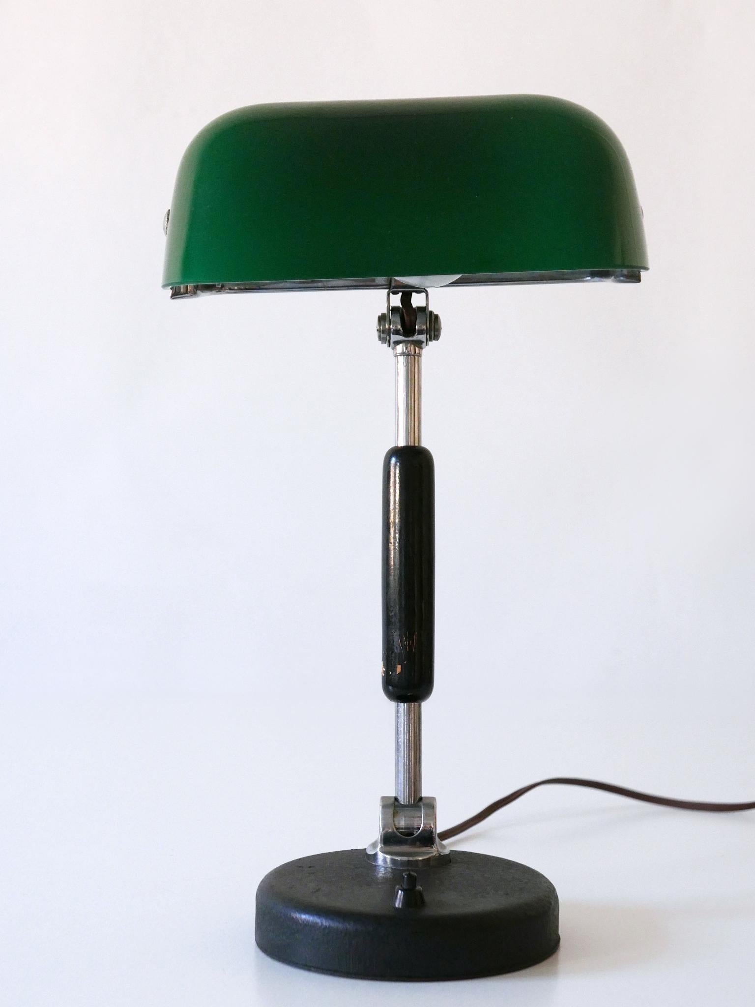 Lacquered Exceptional Bauhaus Bankers Table Lamp with Original Green Glass, 1930s, Germany