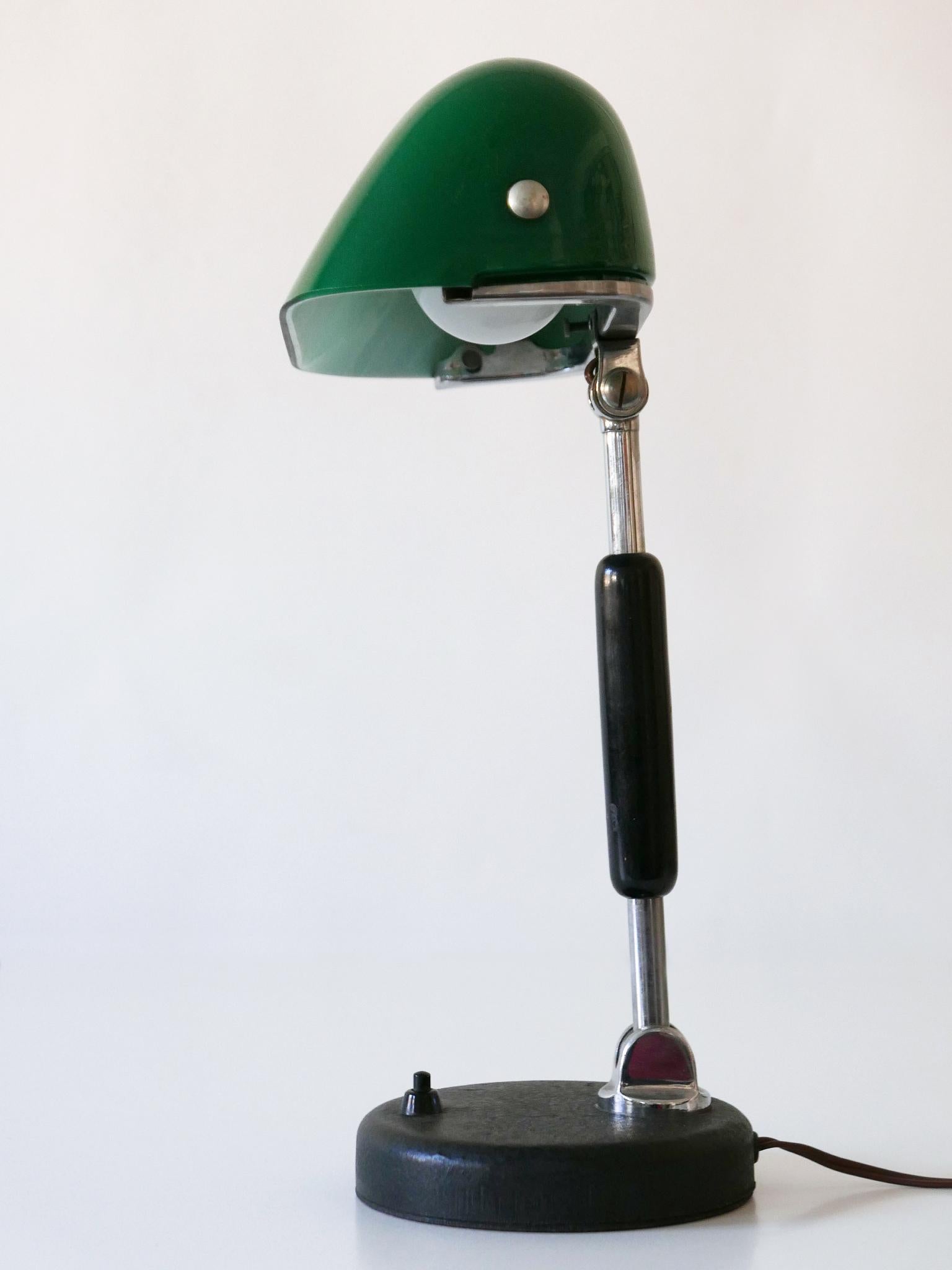 Mid-20th Century Exceptional Bauhaus Bankers Table Lamp with Original Green Glass, 1930s, Germany