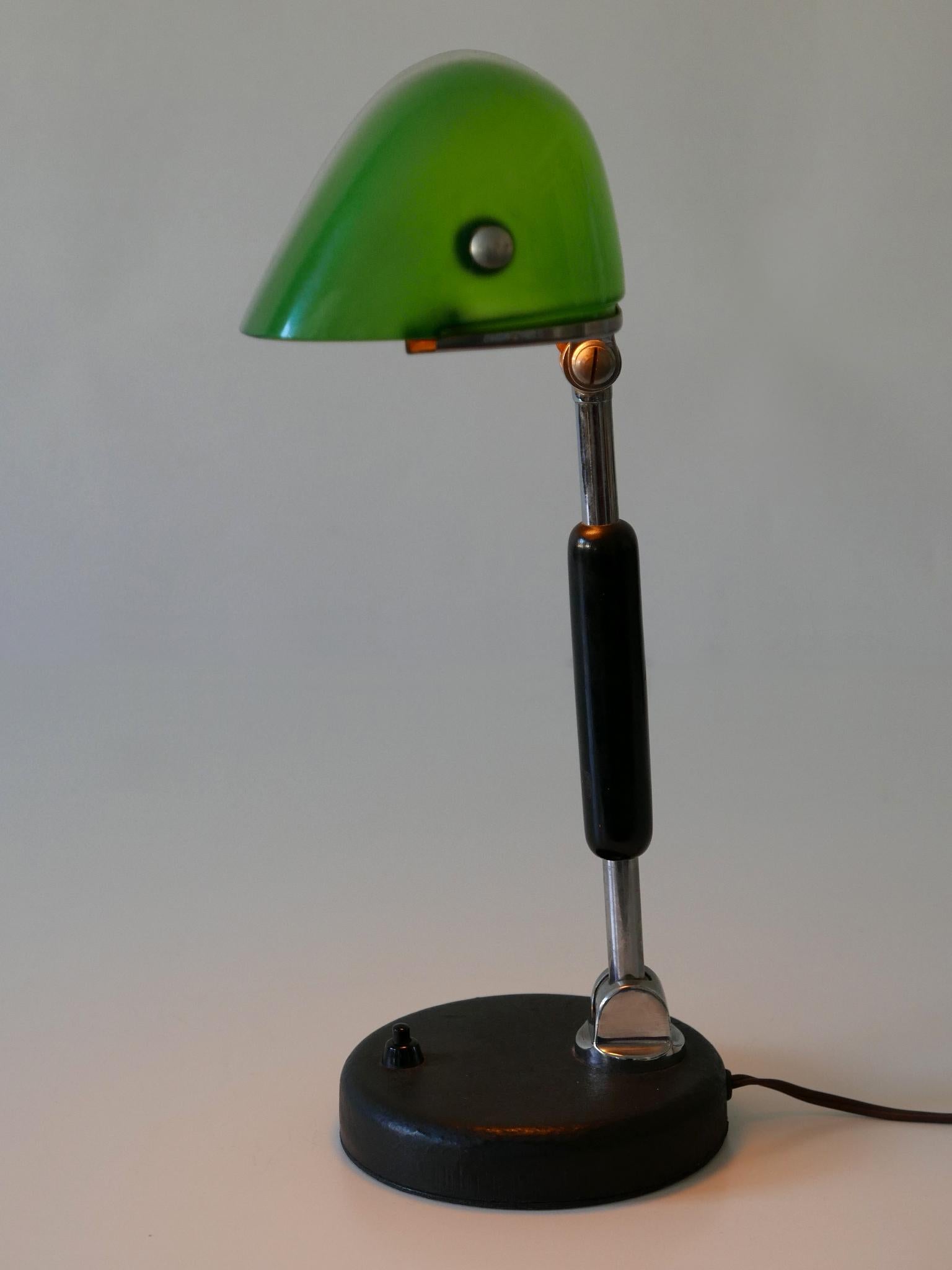 Exceptional Bauhaus Bankers Table Lamp with Original Green Glass, 1930s, Germany 1