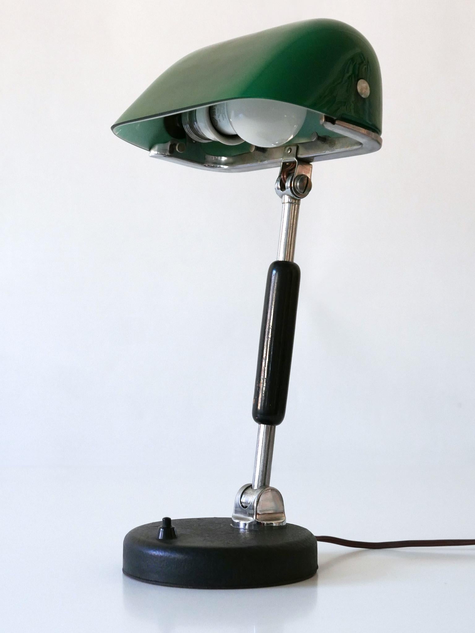 Exceptional Bauhaus Bankers Table Lamp with Original Green Glass, 1930s, Germany 2