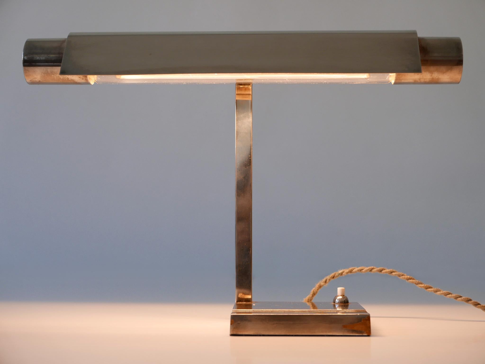 Adjustable Neolux Desk Lamp by Louis Dernier & Hamlyn Limited England 1930s For Sale 2