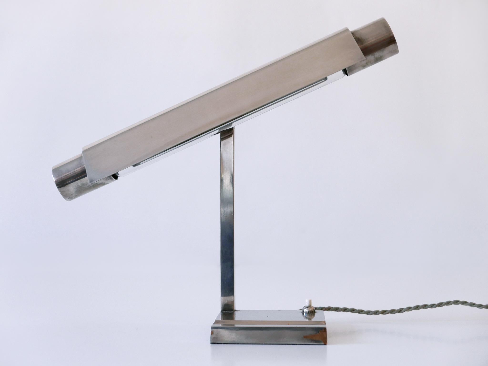 English Adjustable Neolux Desk Lamp by Louis Dernier & Hamlyn Limited England 1930s For Sale