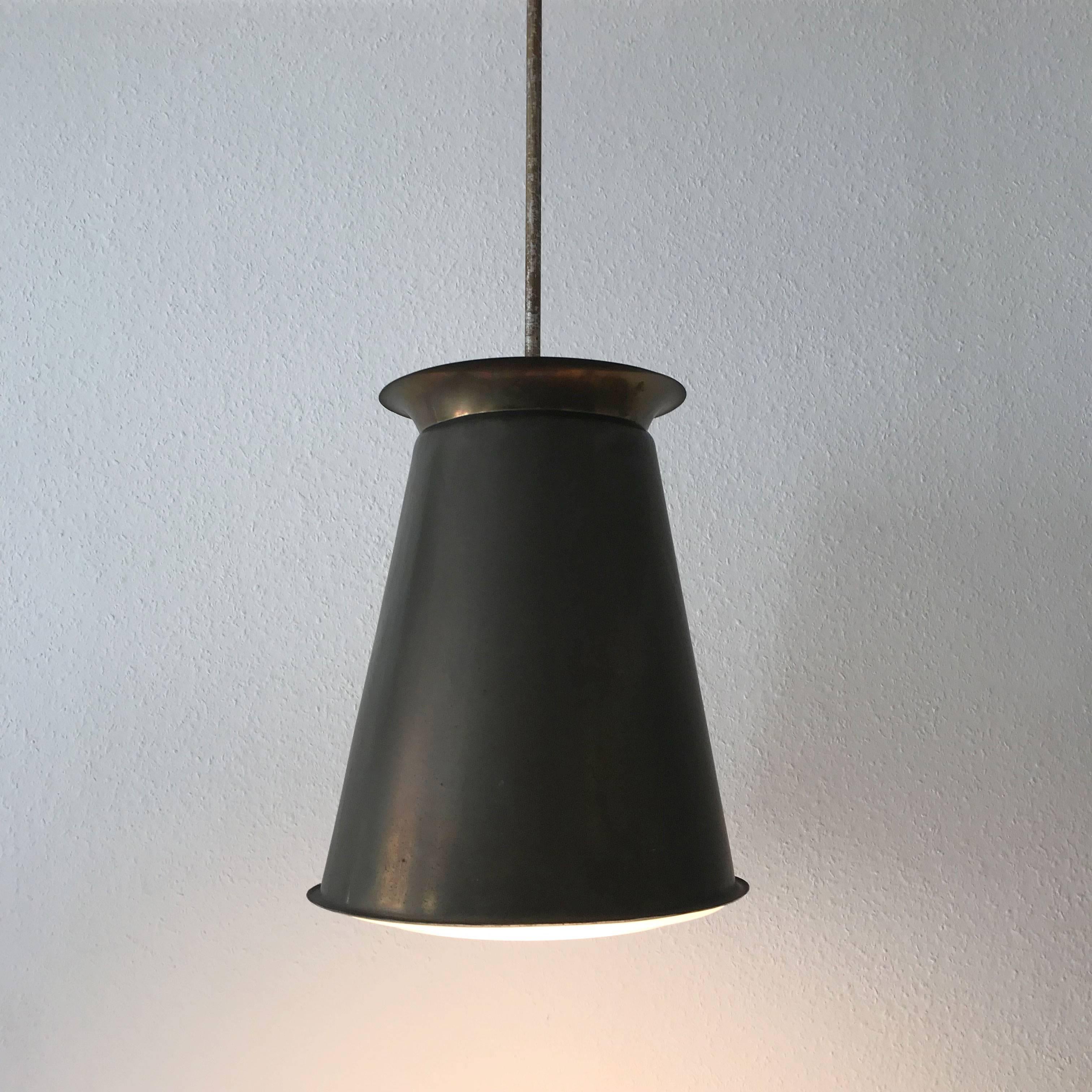 Métal Exceptionnelle lampe suspendue Bauhaus d'Adolf Meyer pour Zeiss Ikon, années 1930, Allemagne en vente