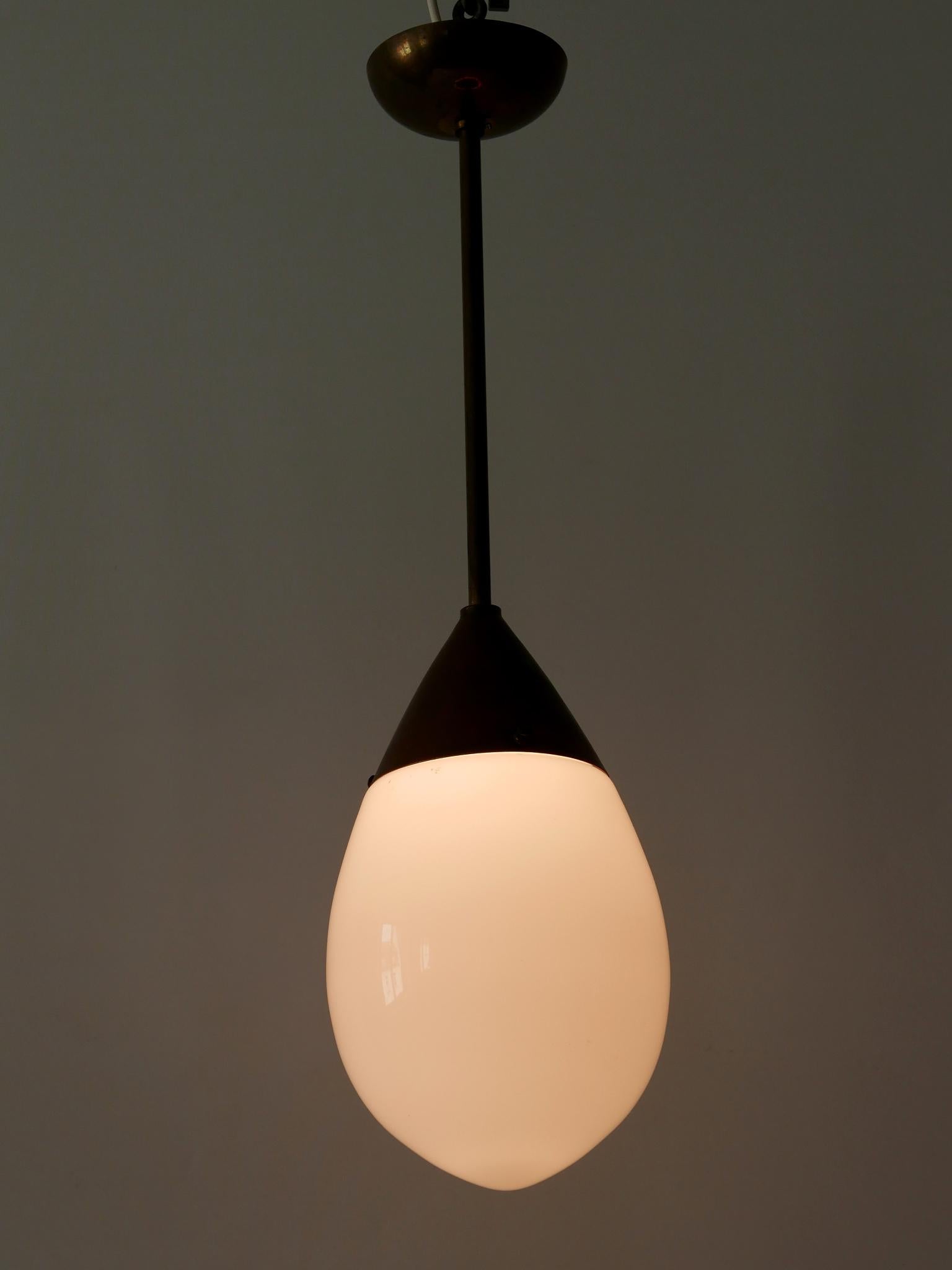 Exceptionnelle lampe suspendue ou lampe suspendue Bauhaus en forme de goutte d'eau par Siemens, années 1920, Allemagne en vente 2