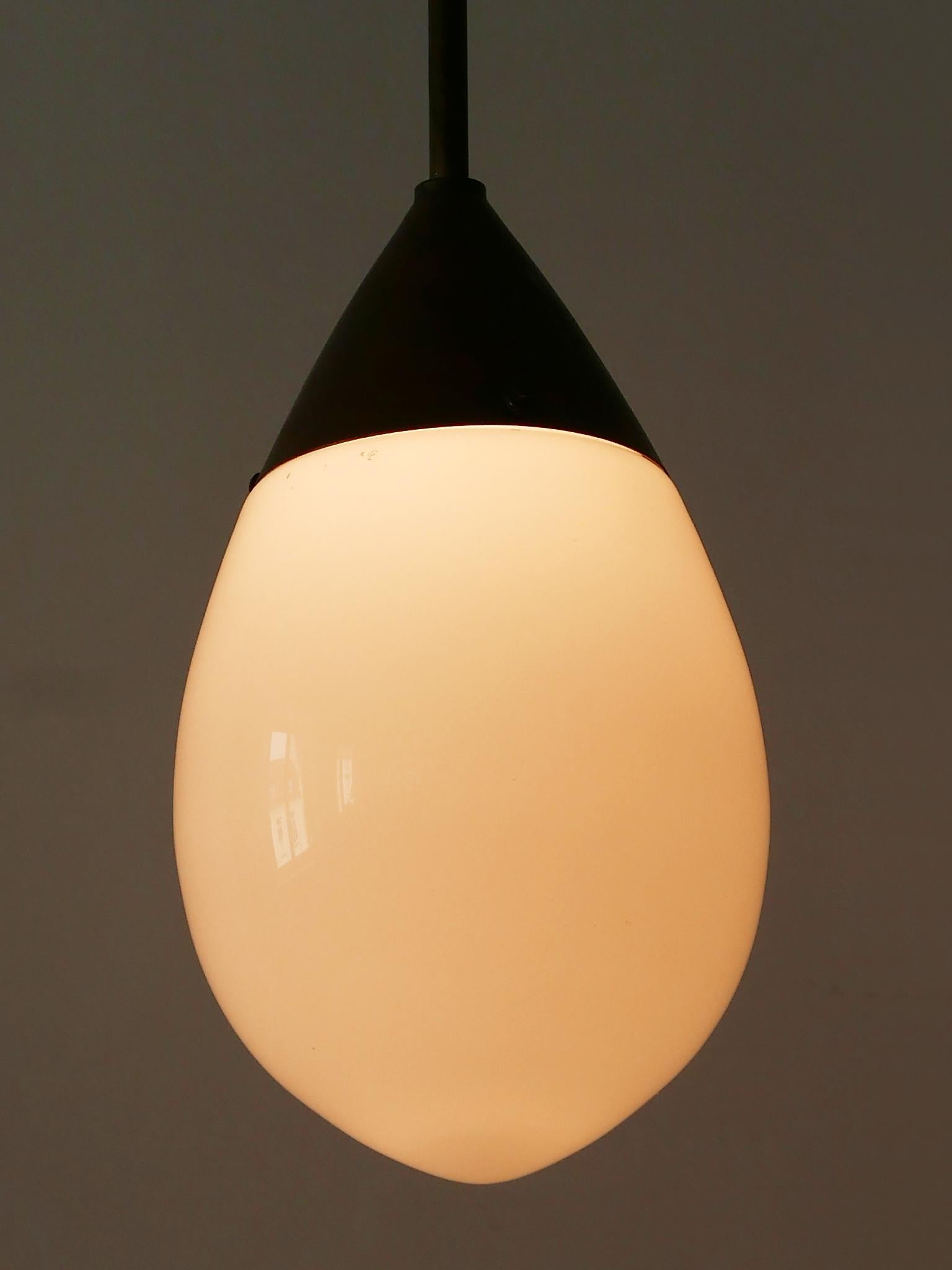 Exceptionnelle lampe suspendue ou lampe suspendue Bauhaus en forme de goutte d'eau par Siemens, années 1920, Allemagne en vente 4