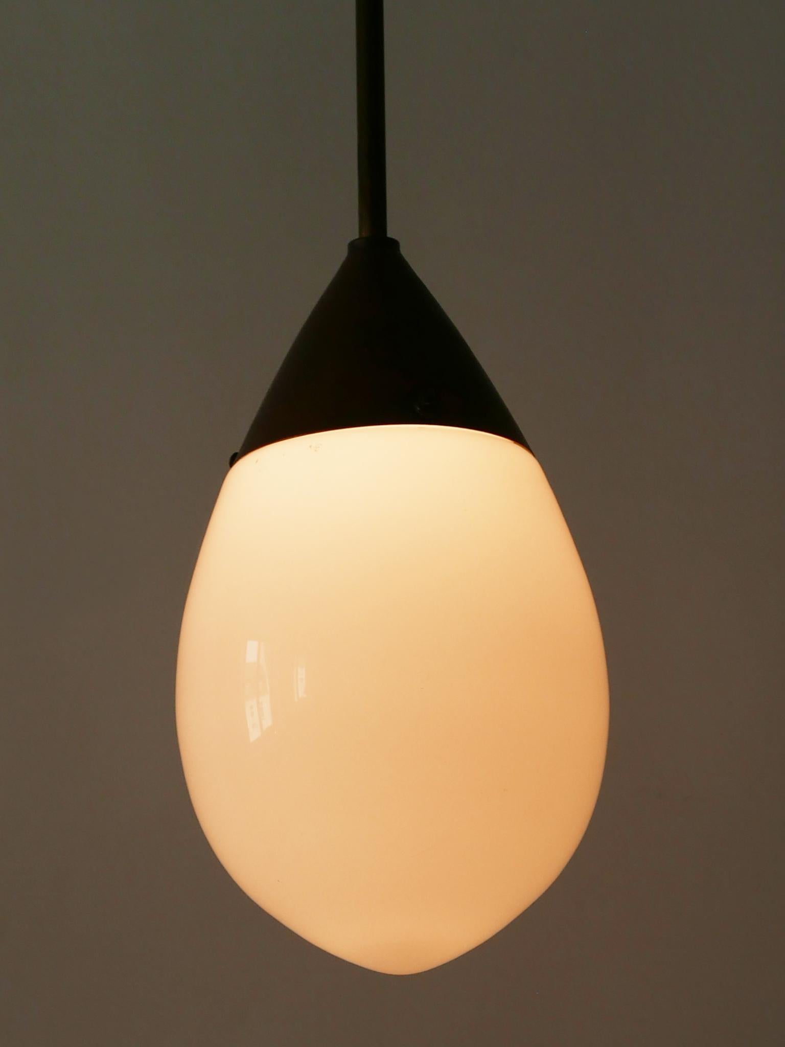 Exceptionnelle lampe suspendue ou lampe suspendue Bauhaus en forme de goutte d'eau par Siemens, années 1920, Allemagne en vente 7