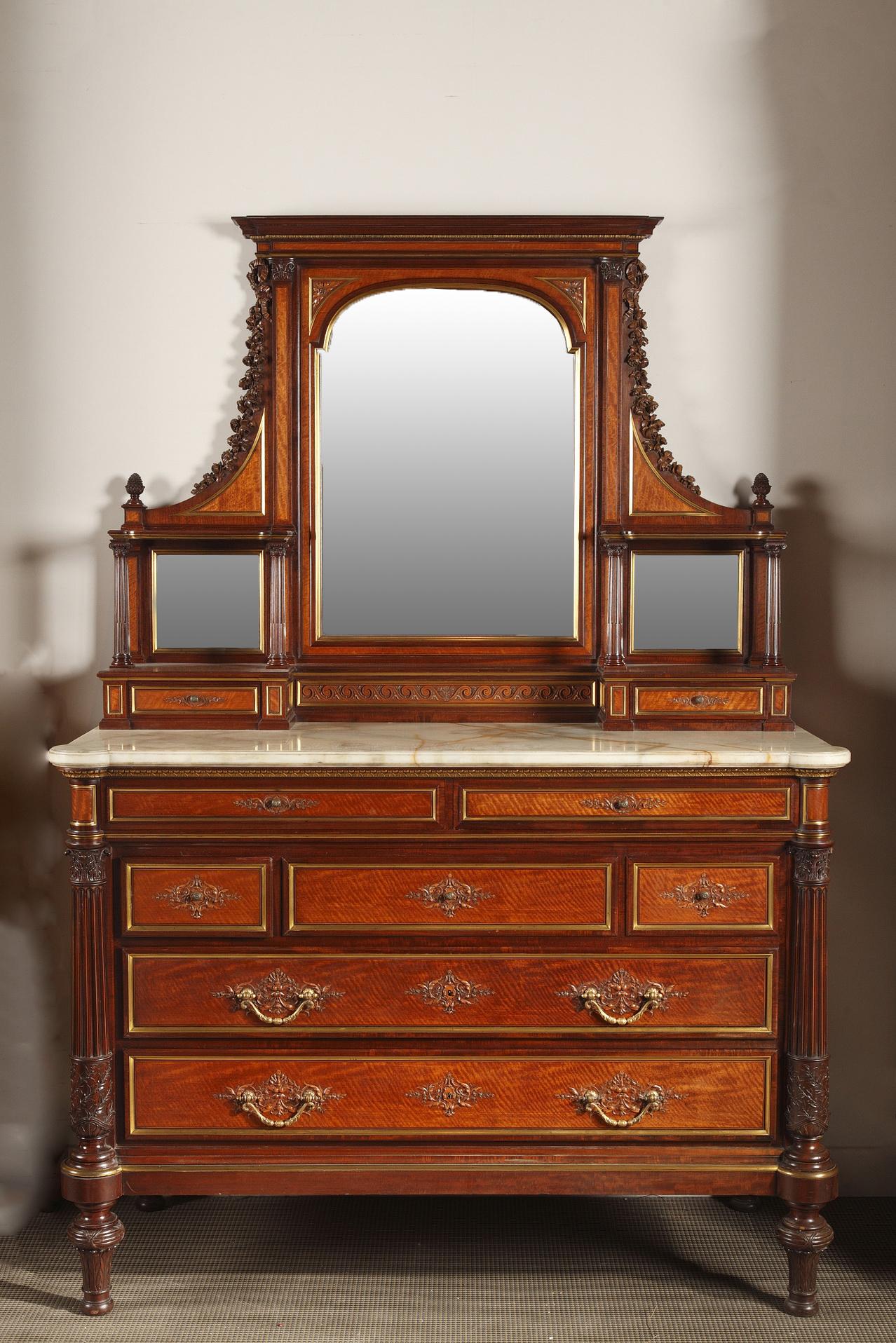 Exceptional 8 Pieces Bedroom Set by H.A. Fourdinois, France, Circa 1889 For Sale 6
