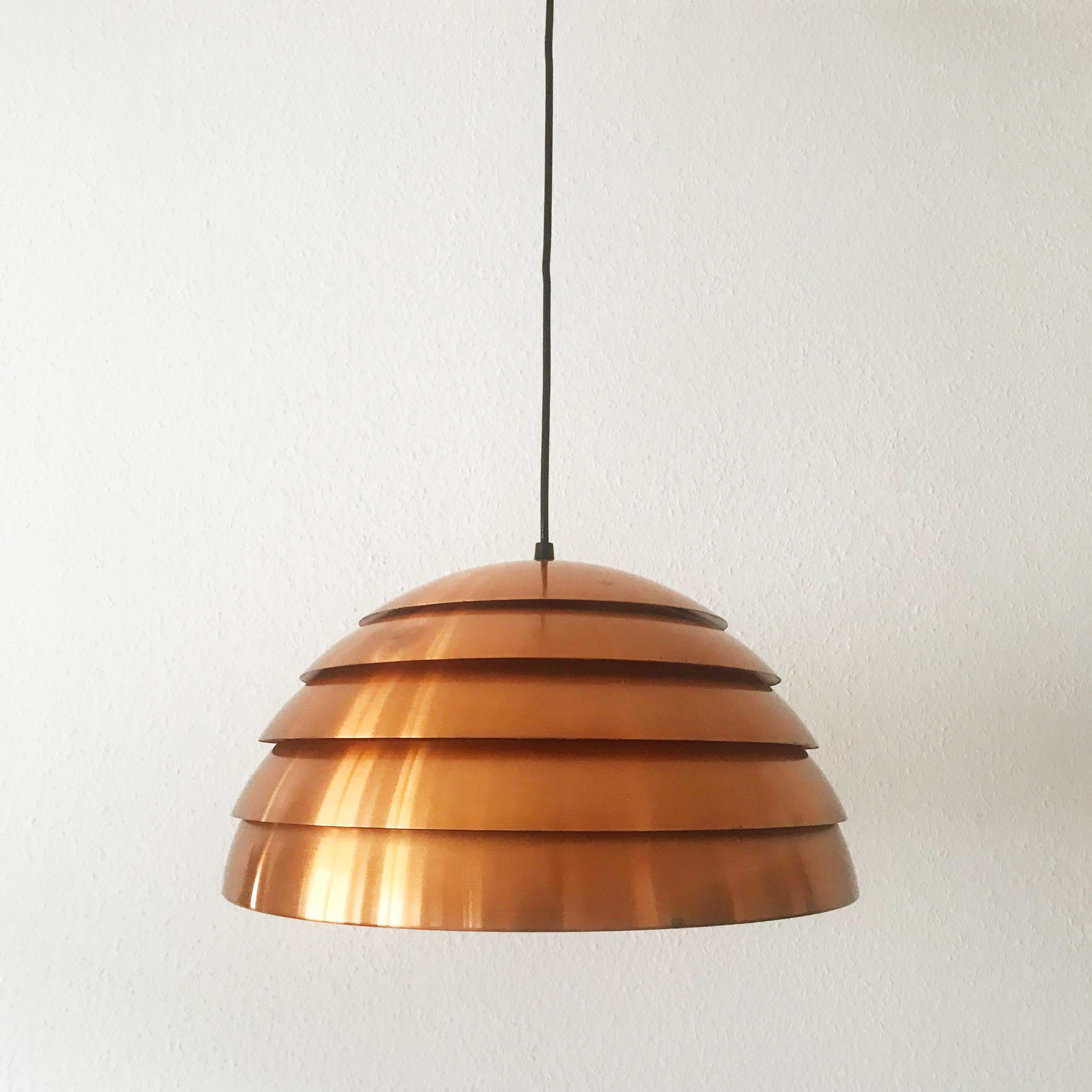 Mid-Century Modern Exceptionnelle lampe suspendue en forme de ruche de Hans-Agne Jakobsson, Suède, années 1960 en vente