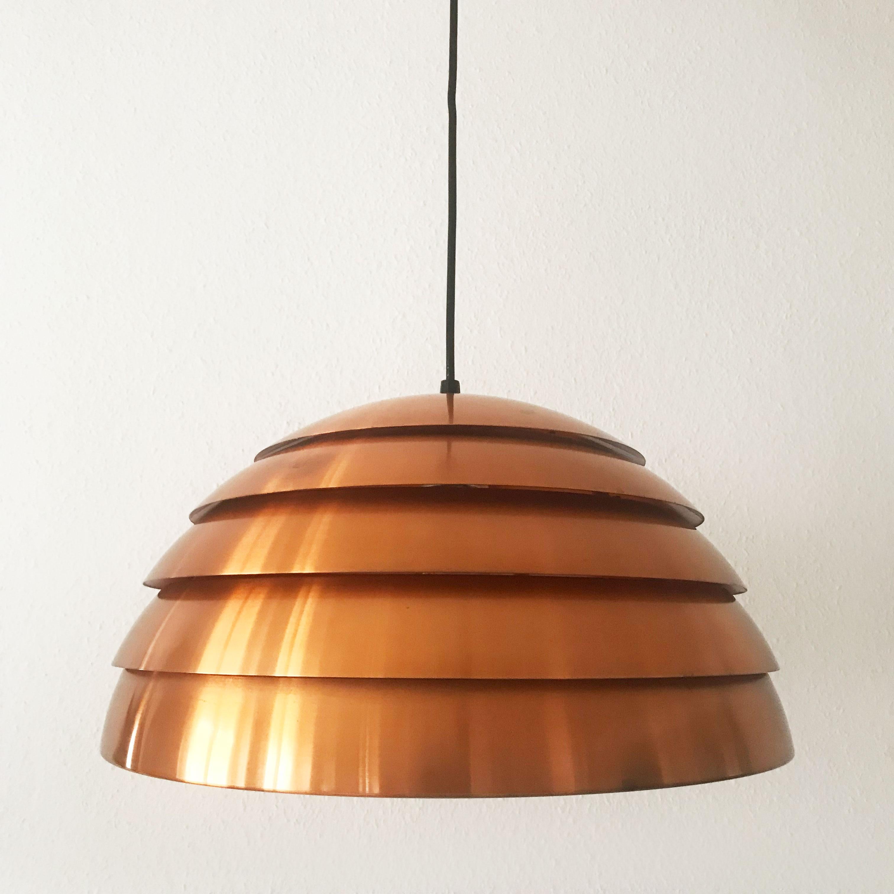 Milieu du XXe siècle Exceptionnelle lampe suspendue en forme de ruche de Hans-Agne Jakobsson, Suède, années 1960 en vente