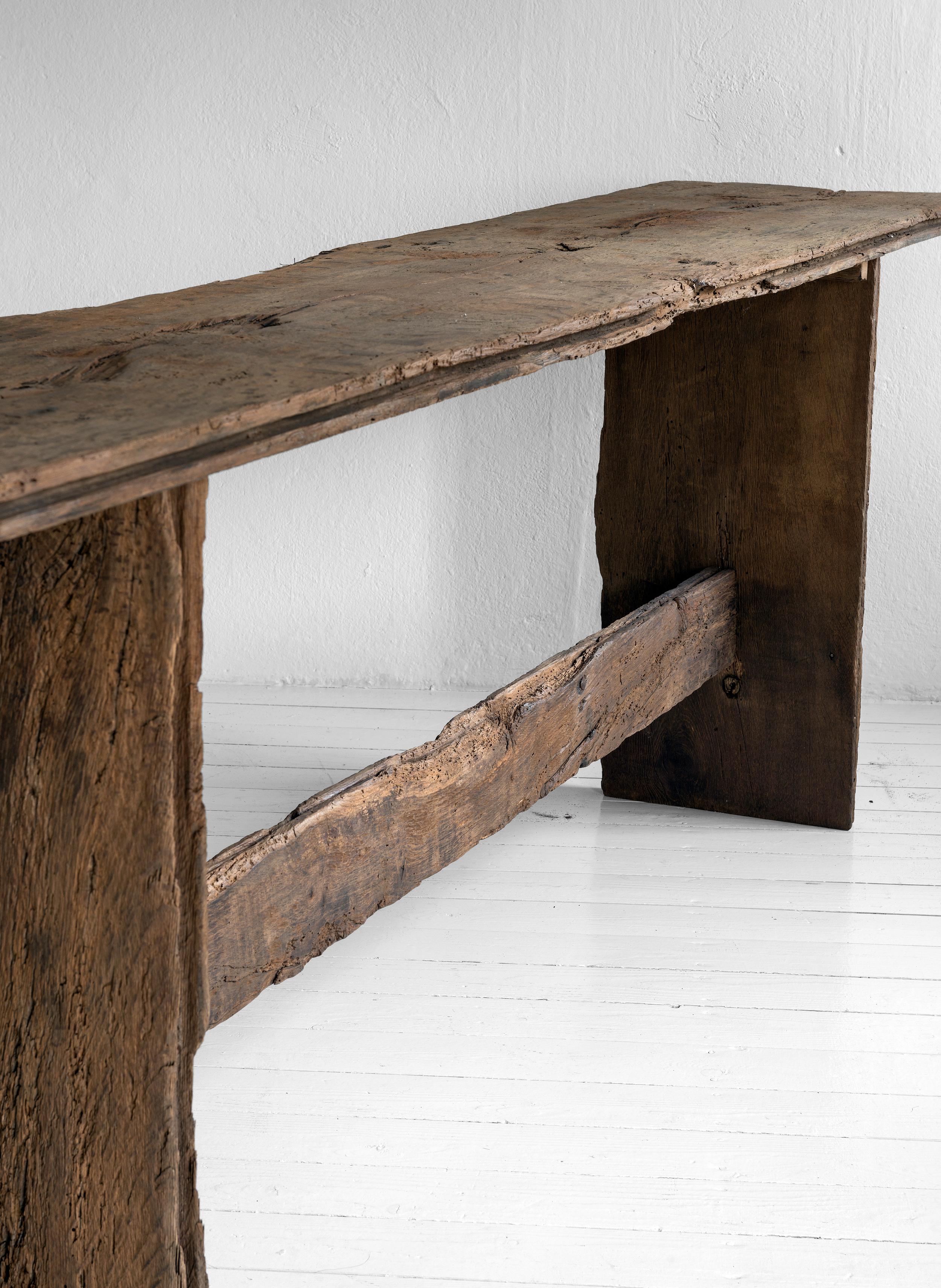 Exceptionnelle table console rustique minimale en chêne sur mesure en vente 3