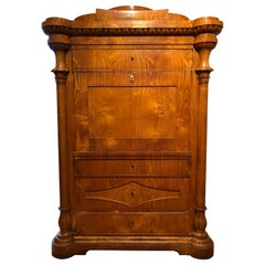 Exceptional Biedermeier Secretaire a Abatant Baltic Walnut, German, circa 1830