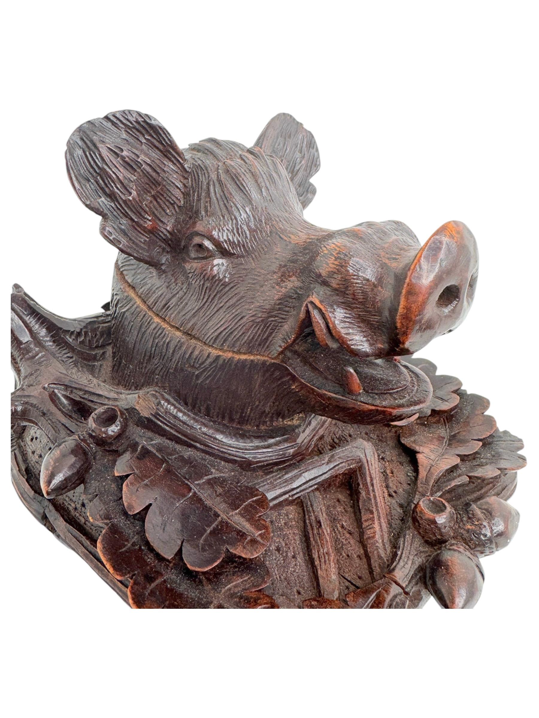 Außergewöhnliche Black Forest Holz geschnitzt Brienz Wildschwein Tintenfass Deutsch Antike (Spätes 19. Jahrhundert) im Angebot