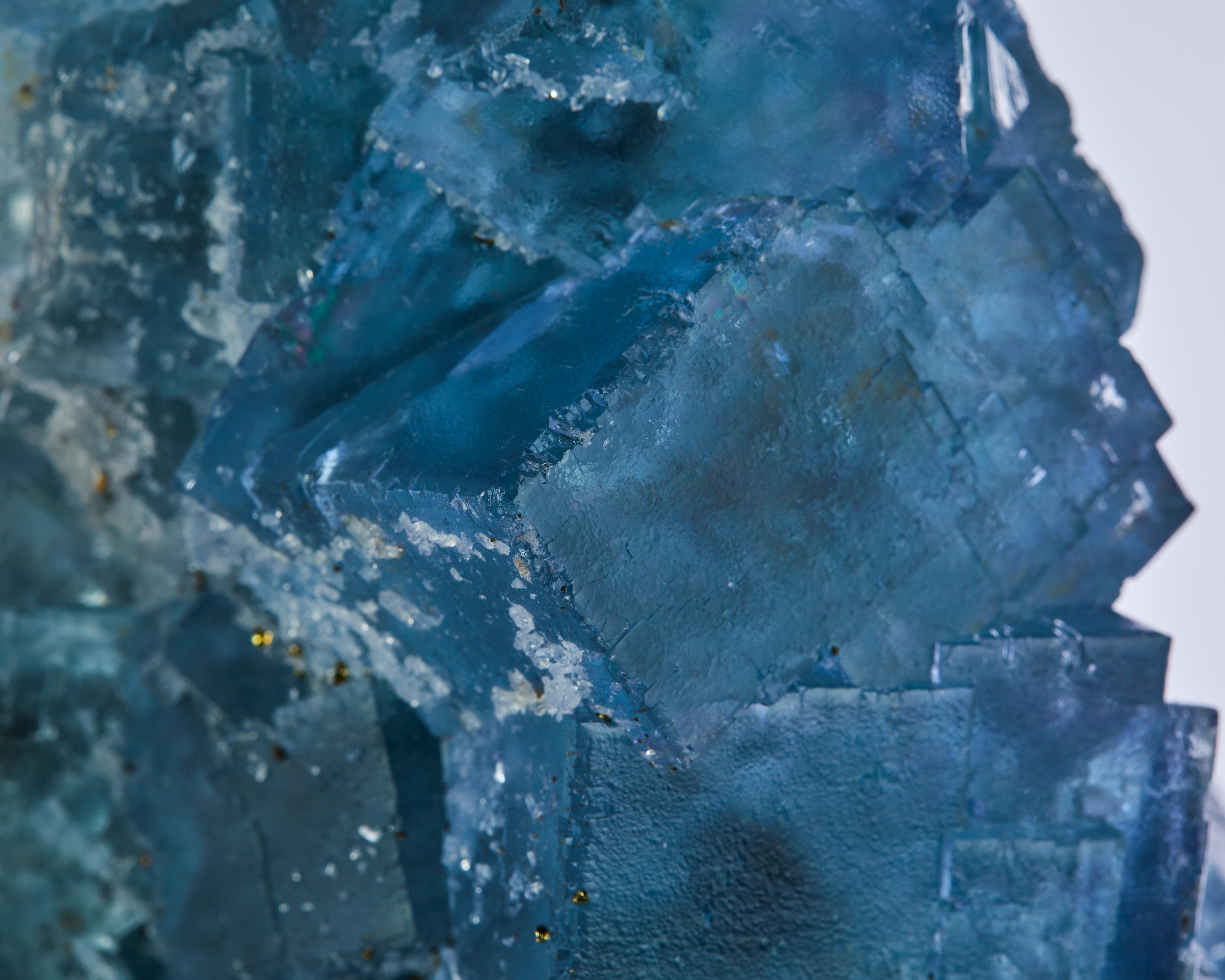 Excepcional fluorita azul-púrpura con pirita 9