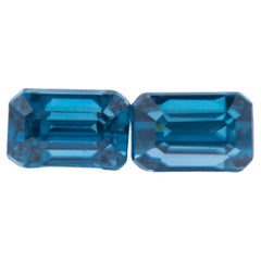 Exceptionnelle paire assortie en zircon bleu  EM 8x5mm