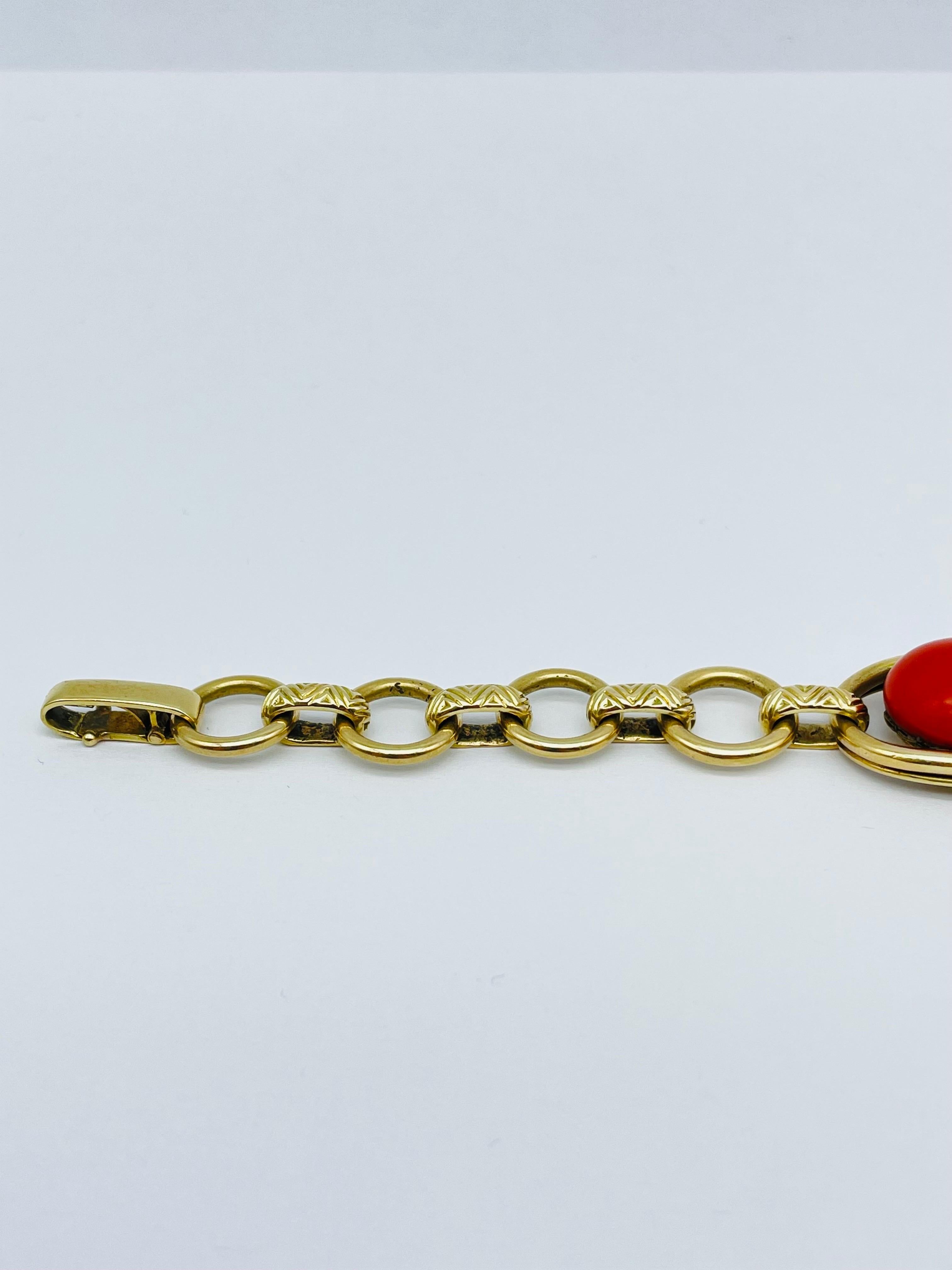 Außergewöhnliches Armband aus 14k Gold mit roter Koralle und Gliederkette für Damen oder Herren im Angebot