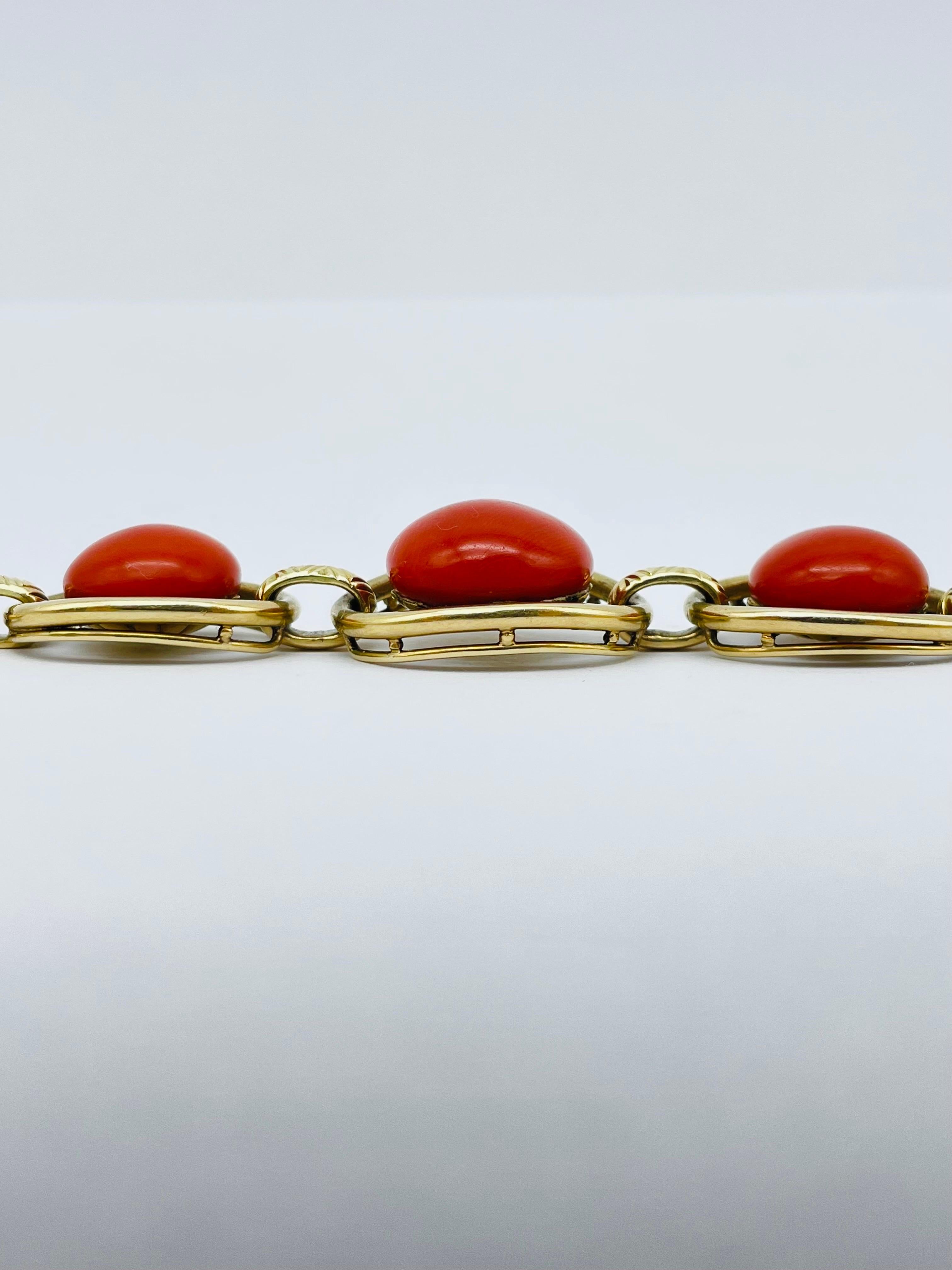 Exceptional Bracelet 14k Gold Link Chain Red Coral For Sale 2