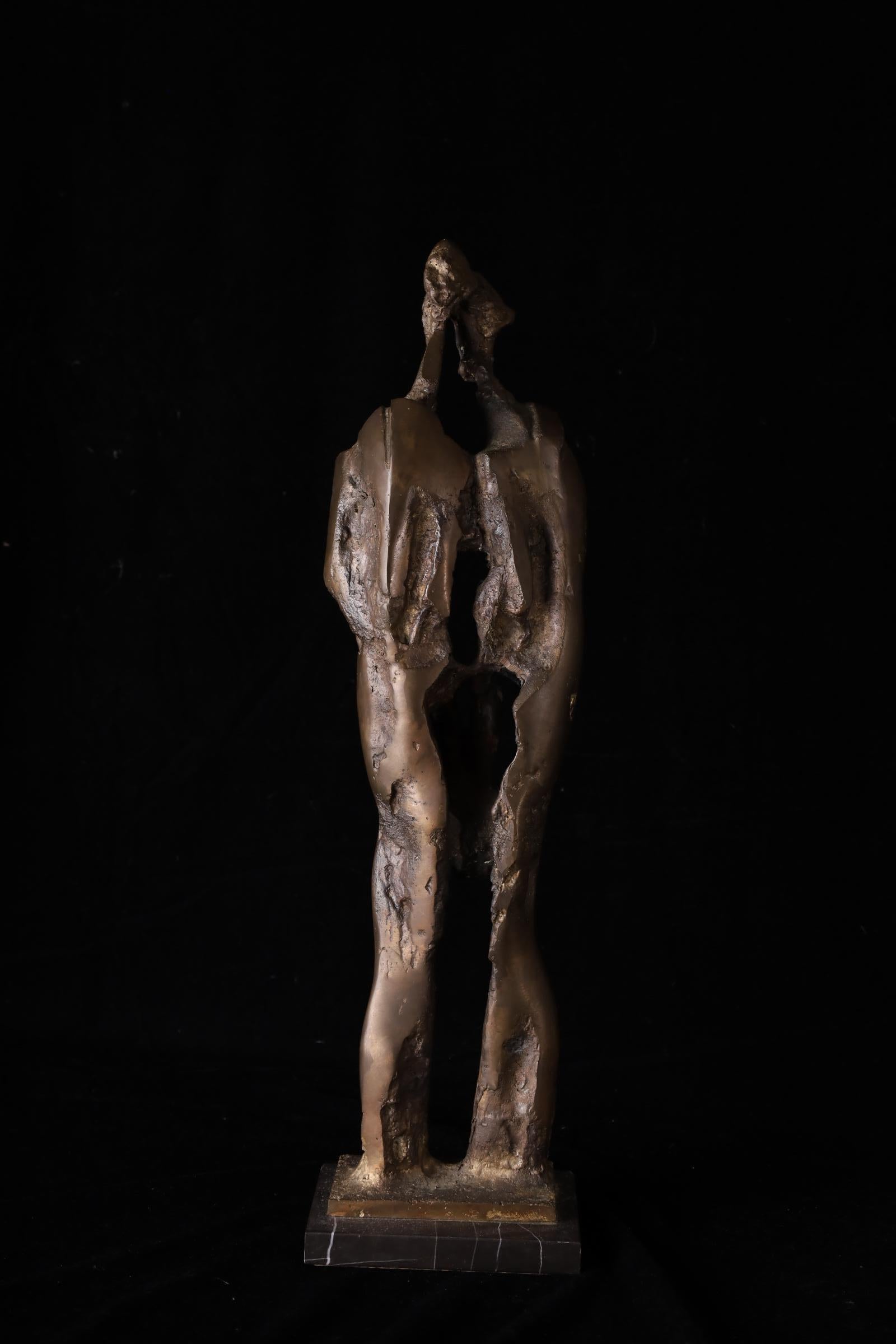 Außergewöhnliche abstrakte Bronzeskulptur von zwei Figuren - Studio Work  H56,5 cm im Angebot 9