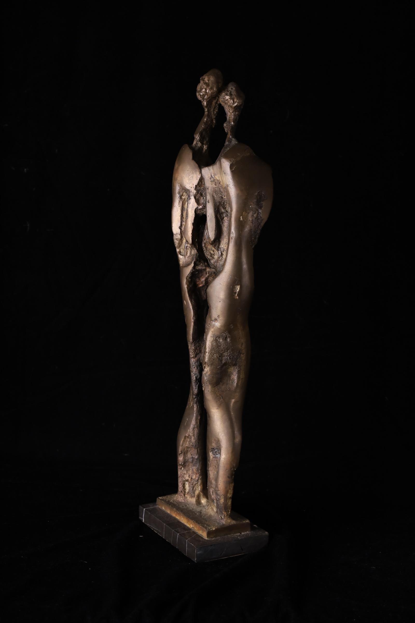 Außergewöhnliche abstrakte Bronzeskulptur von zwei Figuren - Studio Work  H56,5 cm im Angebot 12