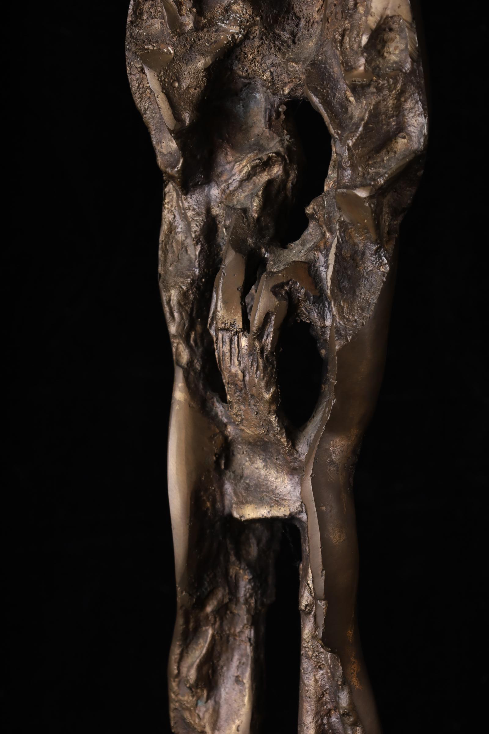 Außergewöhnliche abstrakte Bronzeskulptur von zwei Figuren - Studio Work  H56,5 cm im Angebot 4