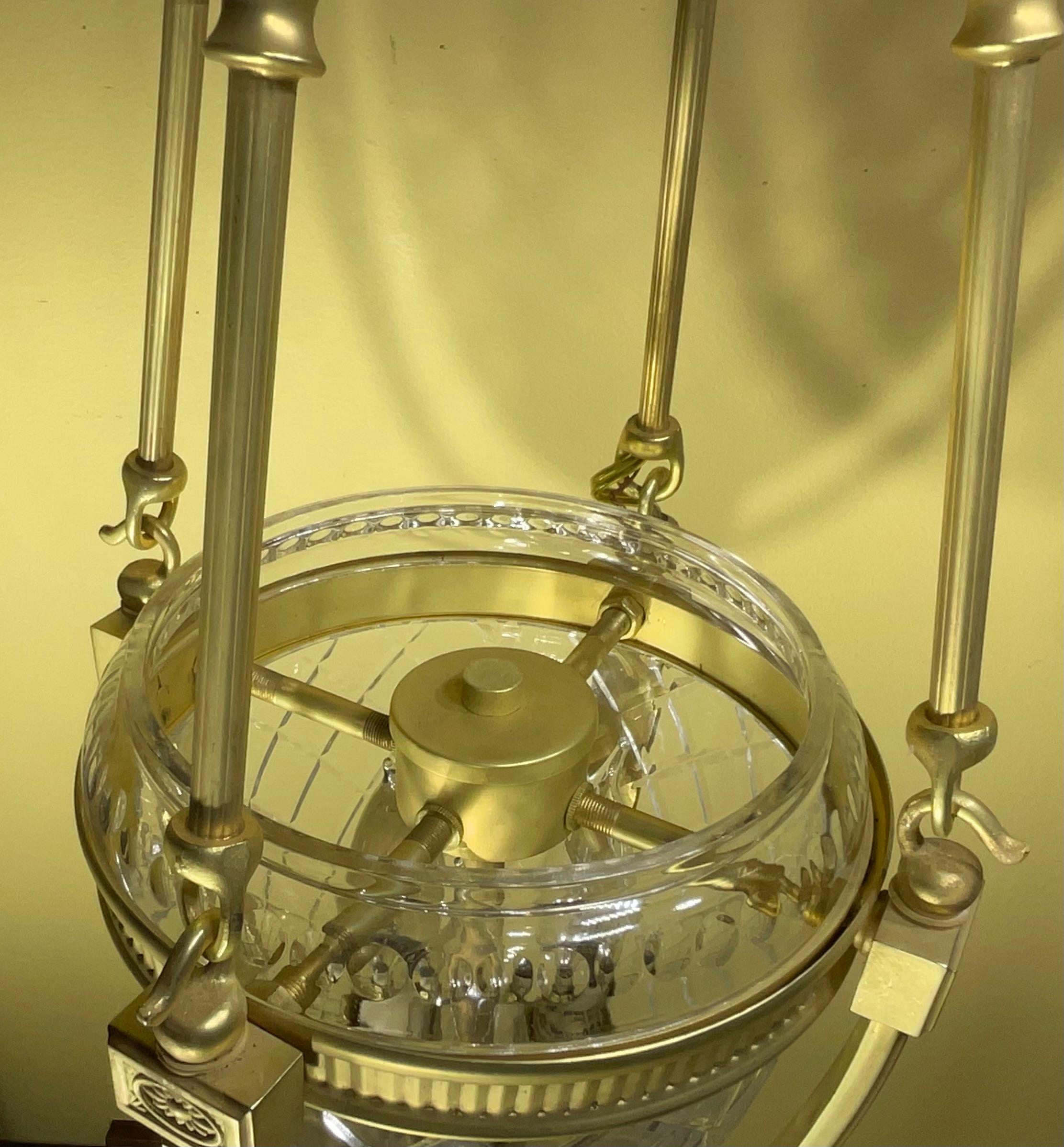 Excepcional lámpara colgante de bronce y cristal para vestíbulo en venta 5