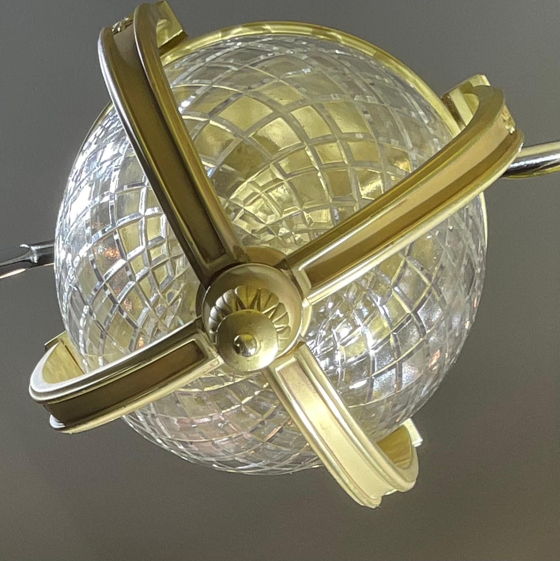 Excepcional lámpara colgante de bronce y cristal para vestíbulo en venta 13