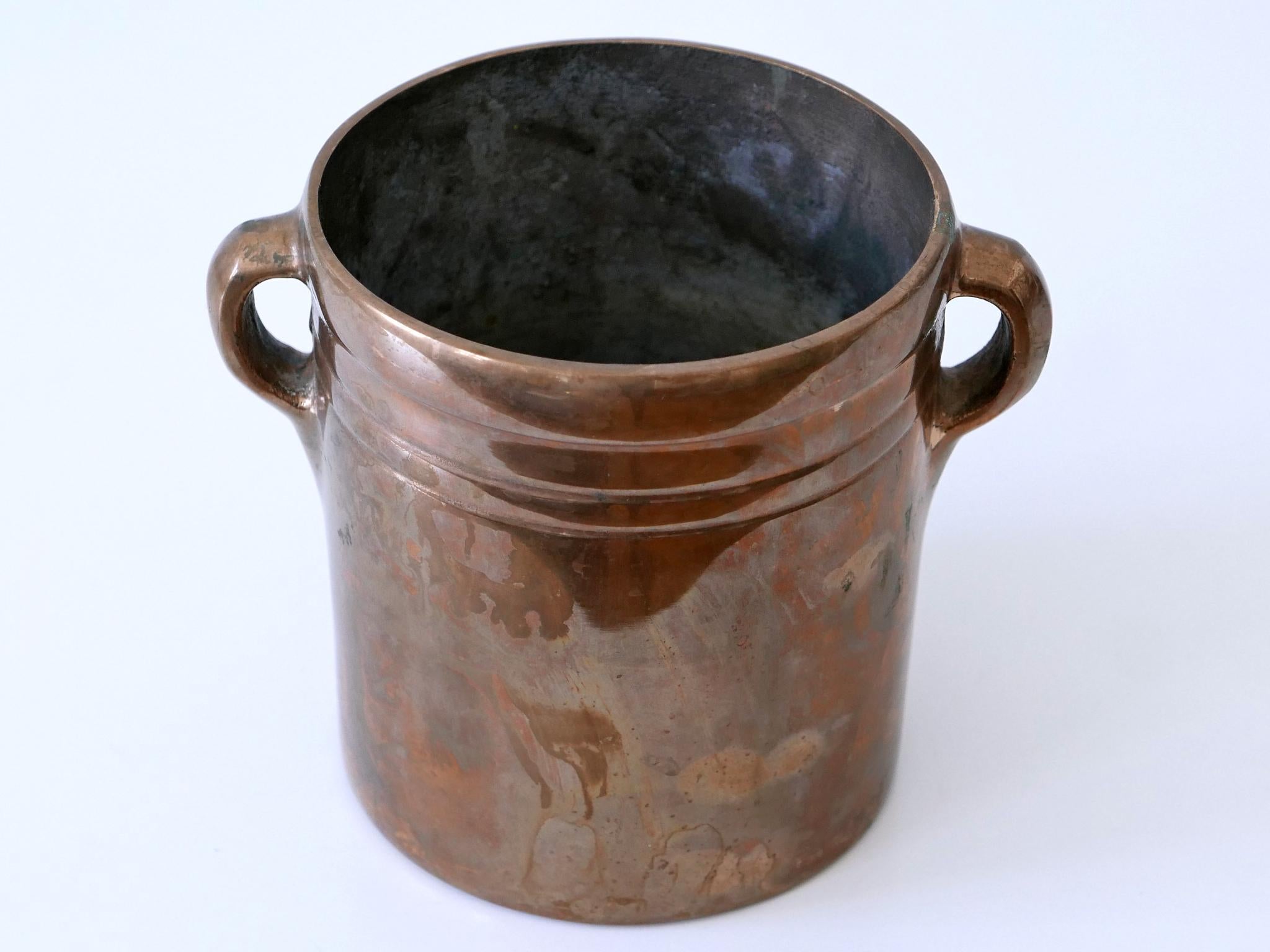 Exceptional Bronze Champagne Cooler or Ice Bucket by Esa Fedrigolli for Esart For Sale 2