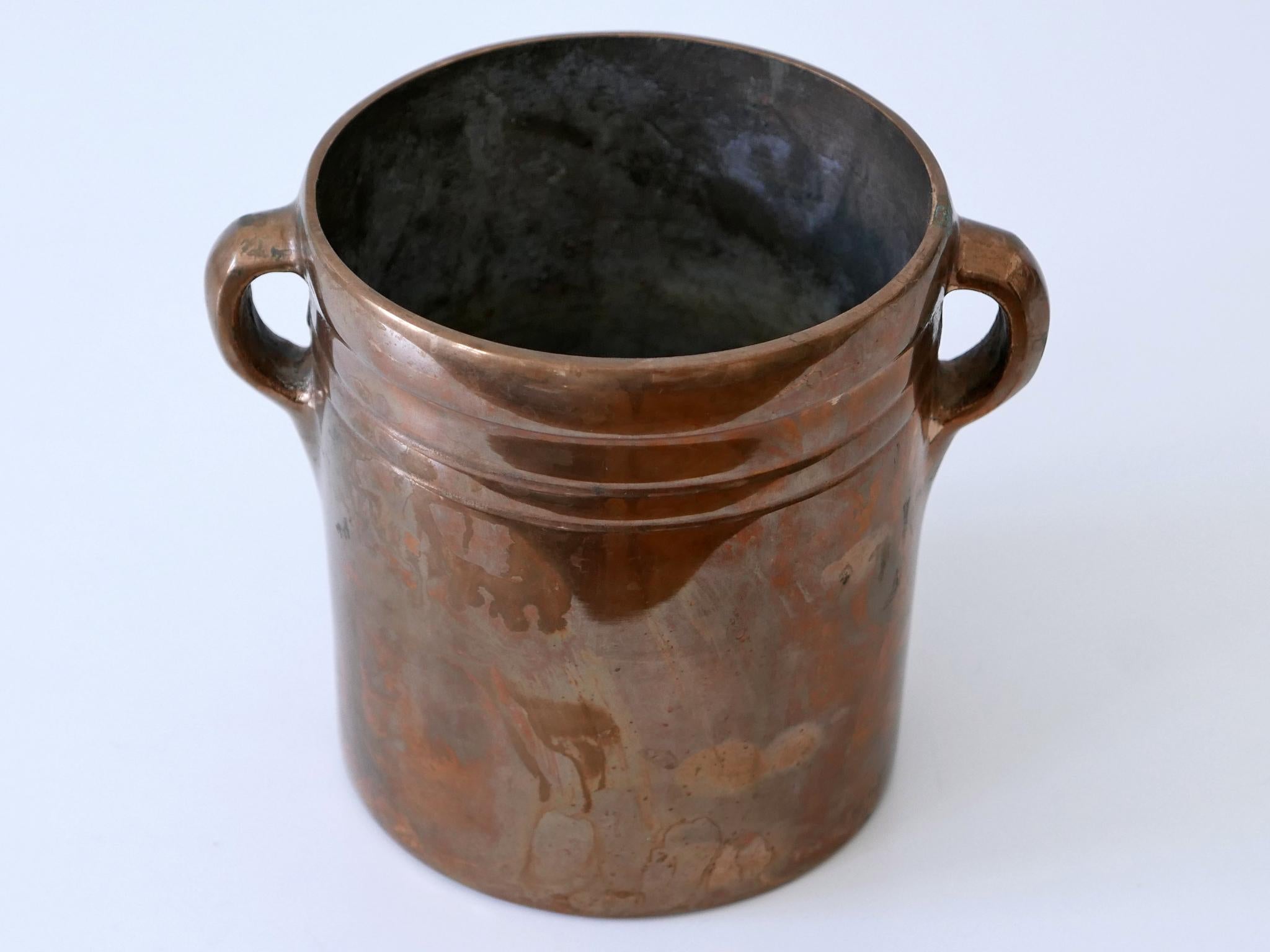 Exceptional Bronze Champagne Cooler or Ice Bucket by Esa Fedrigolli for Esart For Sale 3