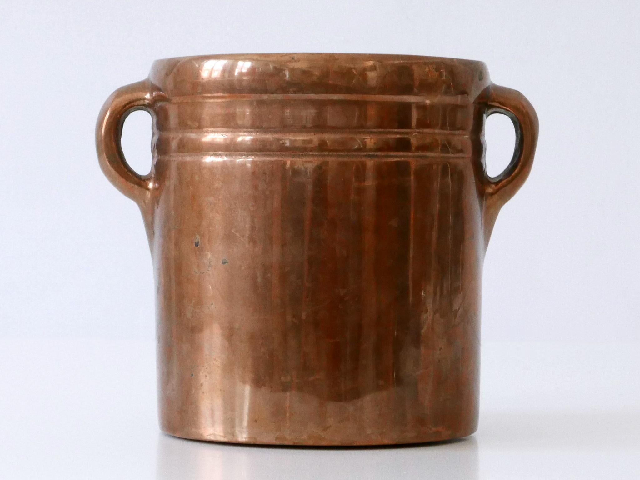 Cast Exceptional Bronze Champagne Cooler or Ice Bucket by Esa Fedrigolli for Esart For Sale
