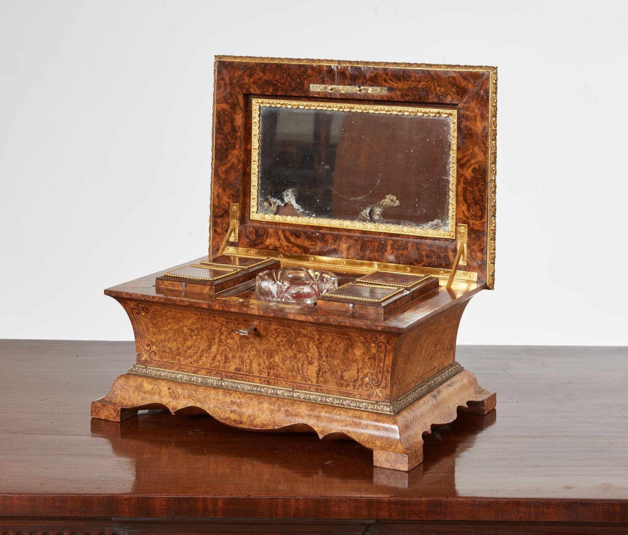 Exceptional Bronze Mounted Burl Caddy (Napoleon III.) im Angebot