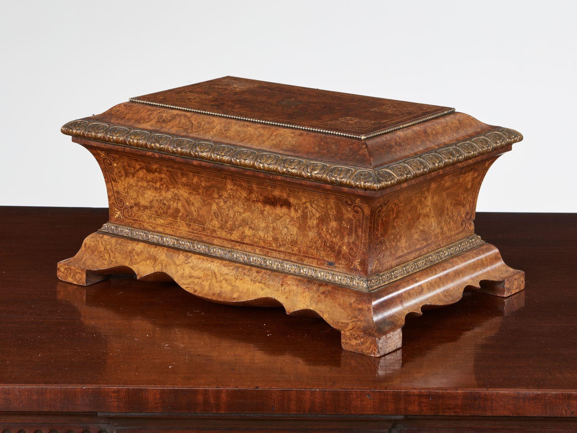 Exceptional Bronze Mounted Burl Caddy im Angebot 2