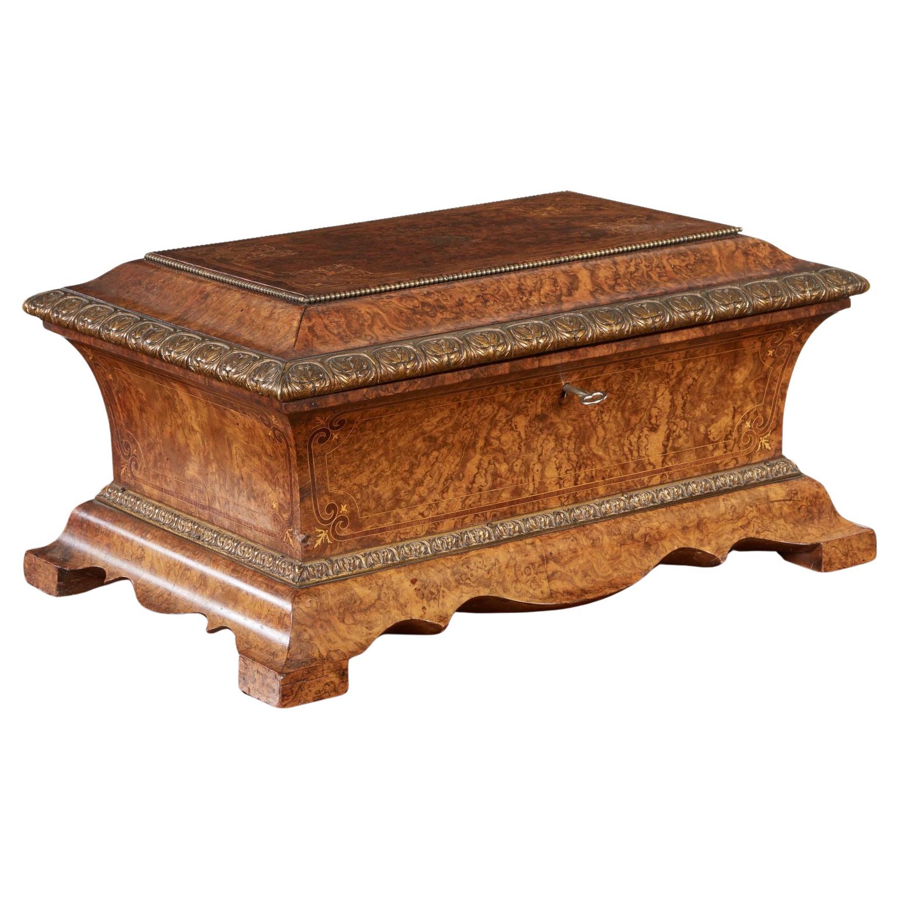 Exceptional Bronze Mounted Burl Caddy im Angebot