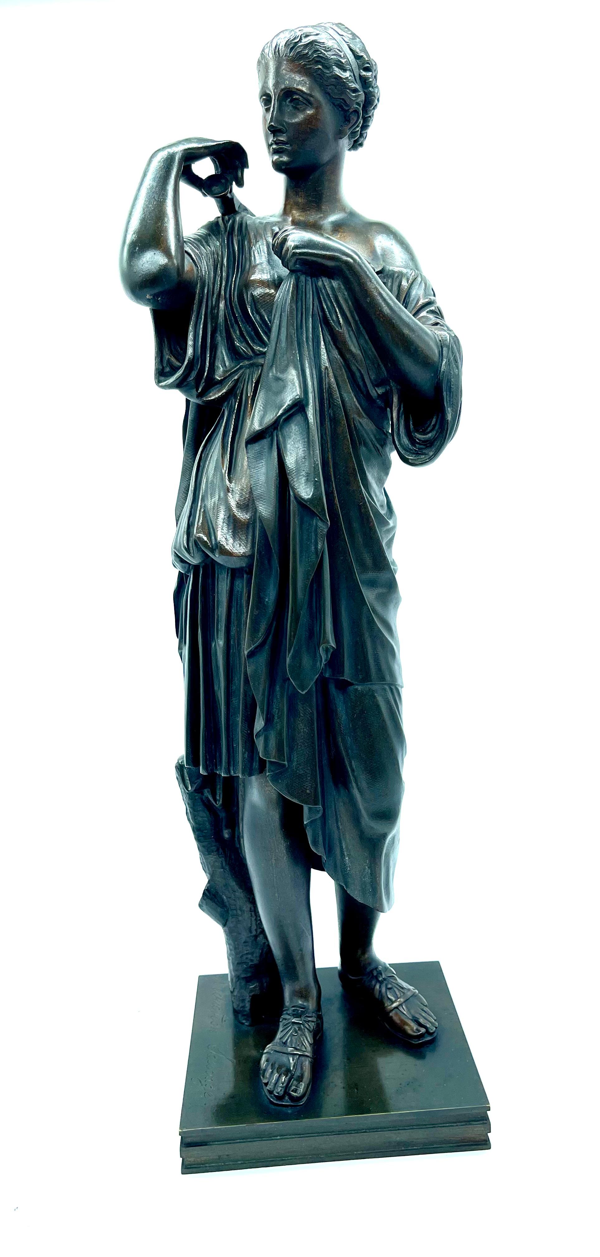 Eccezionale scultura in bronzo: Diana di Gabii (Artemis, dea della caccia) in vendita 4