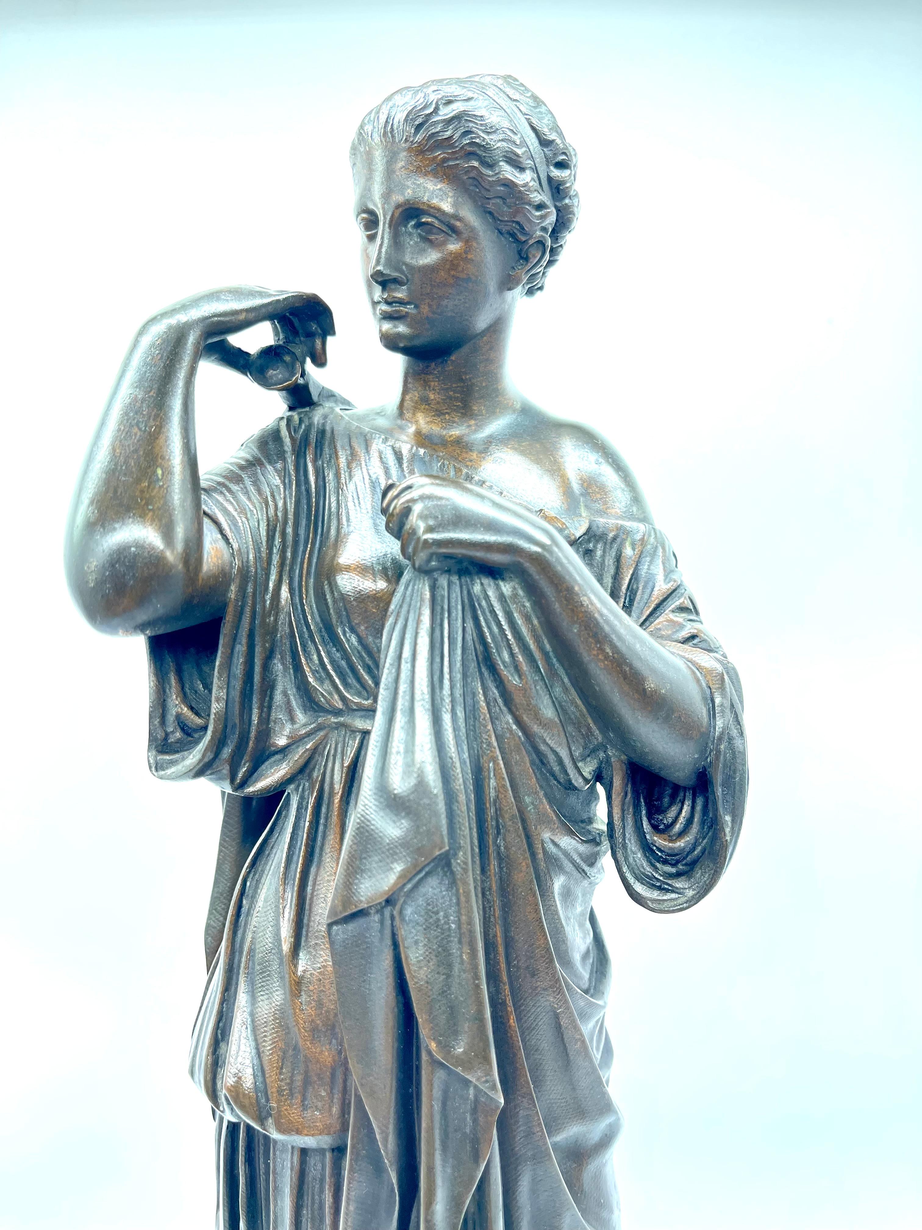 Eccezionale scultura in bronzo: Diana di Gabii (Artemis, dea della caccia) in vendita 3